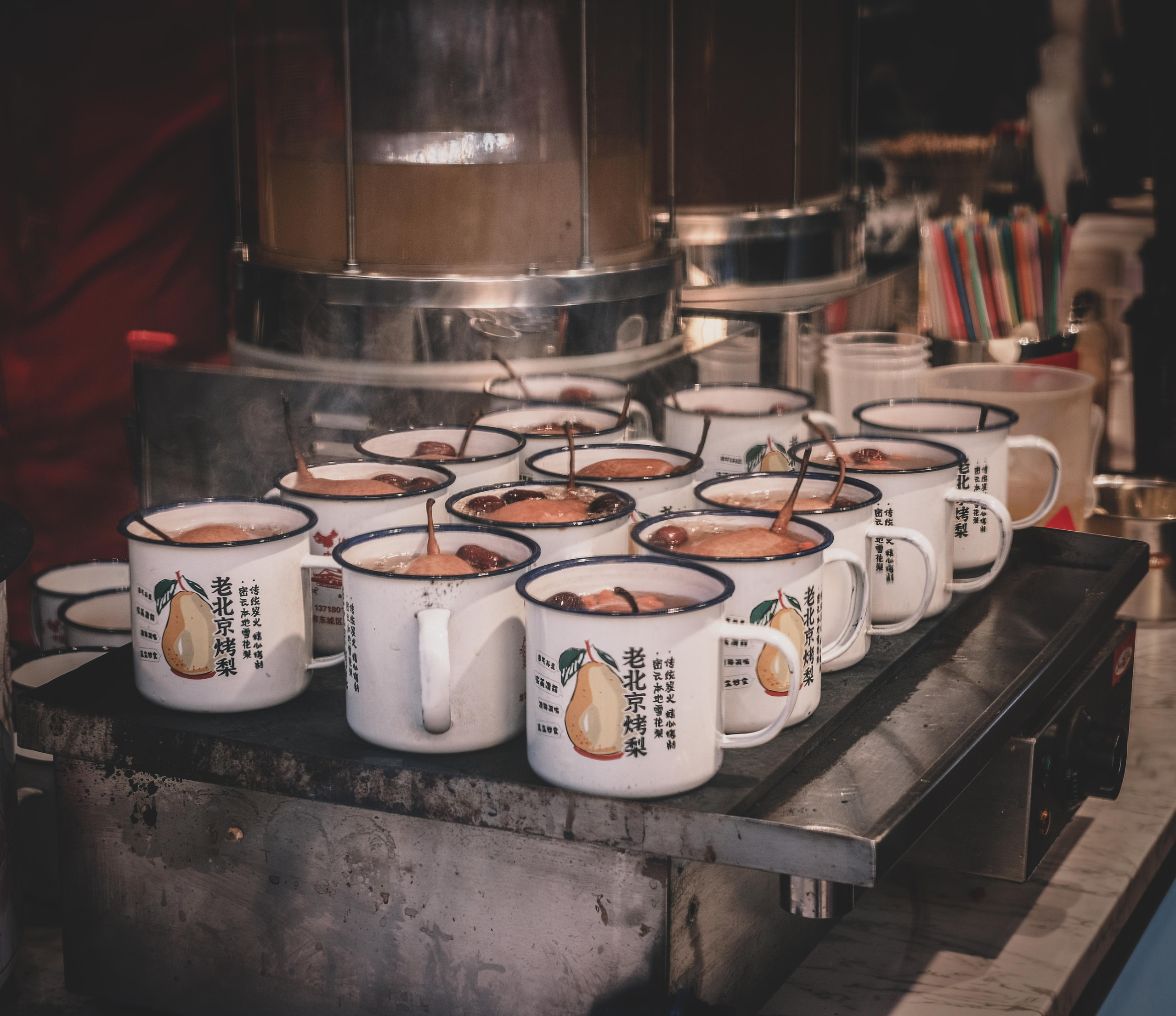 Beijing Roasted Pear | Street Photo | Beijing Street Photo | Beijing Street Photo | China | December 2020 | Beijing street photography | 北京烤梨 | 街拍 | 北京街拍 | 北京街拍 | 中国 | 2020 年 12 月 | 北京街头摄影