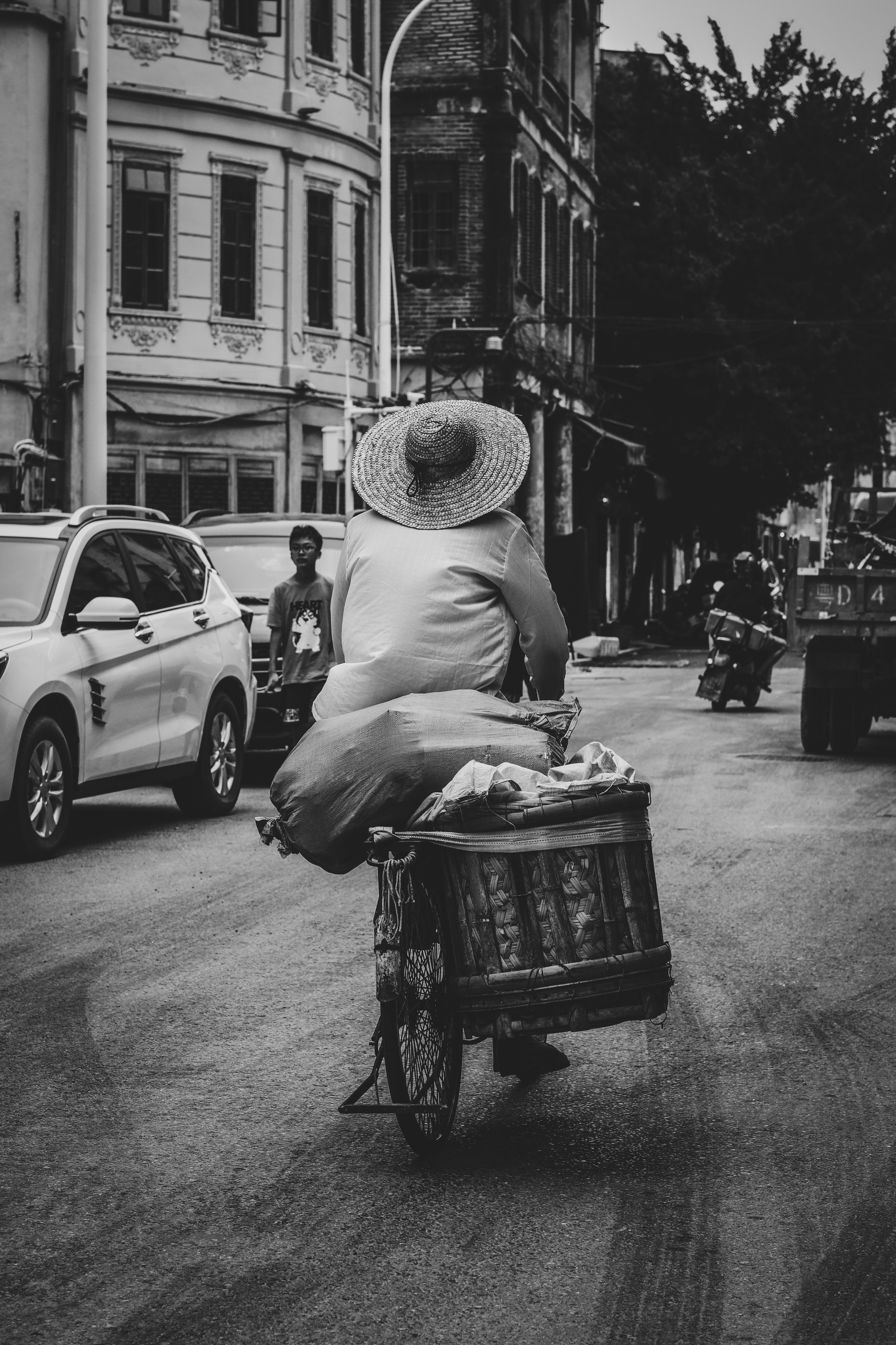 Ordinary Life of people in Shantou | Black and White photography | Shantou City | Black and White photography | Street Photography | 汕头人的平淡生活 | 黑白摄影 | 汕头市 | 黑白摄影 | 街头摄影