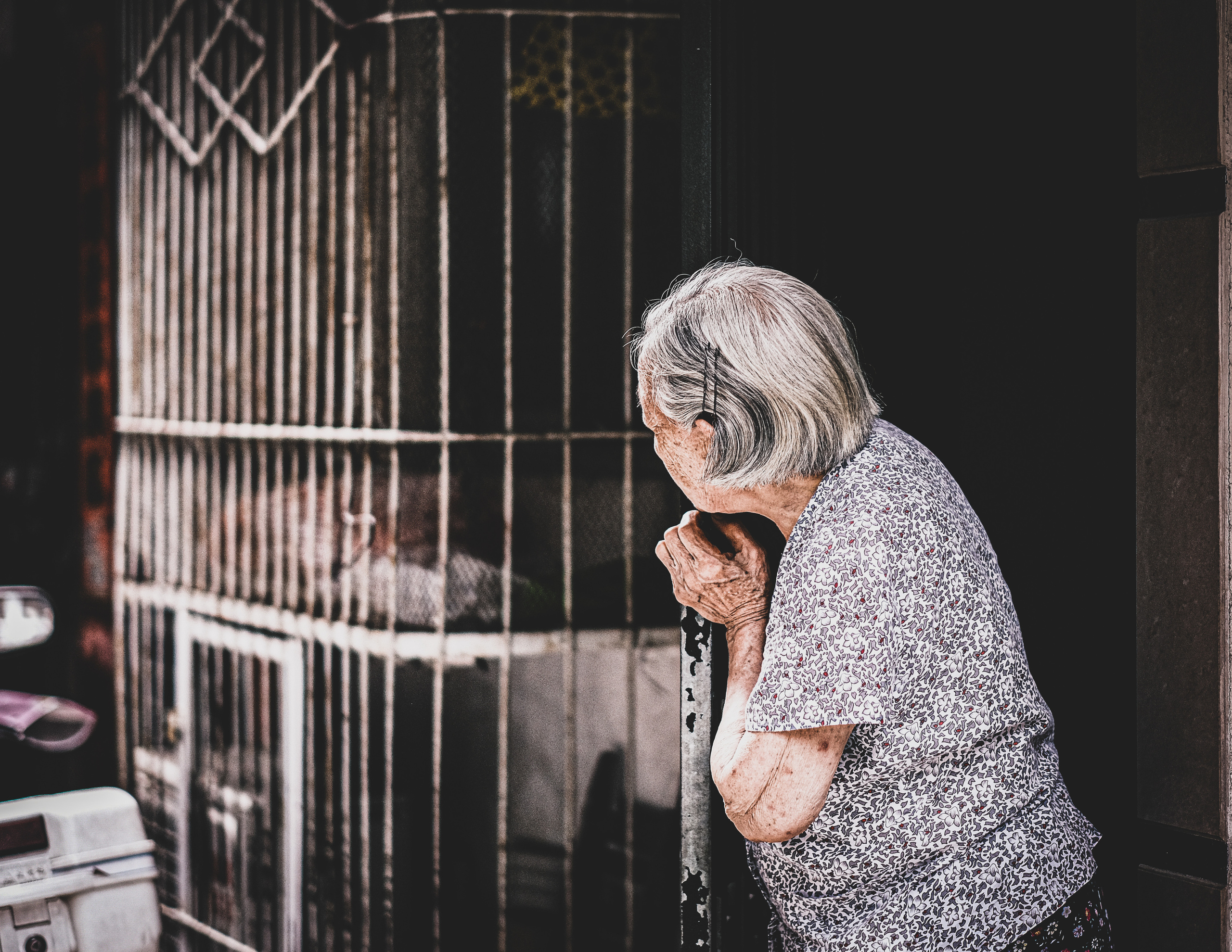 Old Lady | Life of the Others | Shantou | Candid Photography | Life of People | Shantou City | 老太太 | 其他人的生活 | 汕头 | 坦诚摄影 | 人的生活 | 汕头市