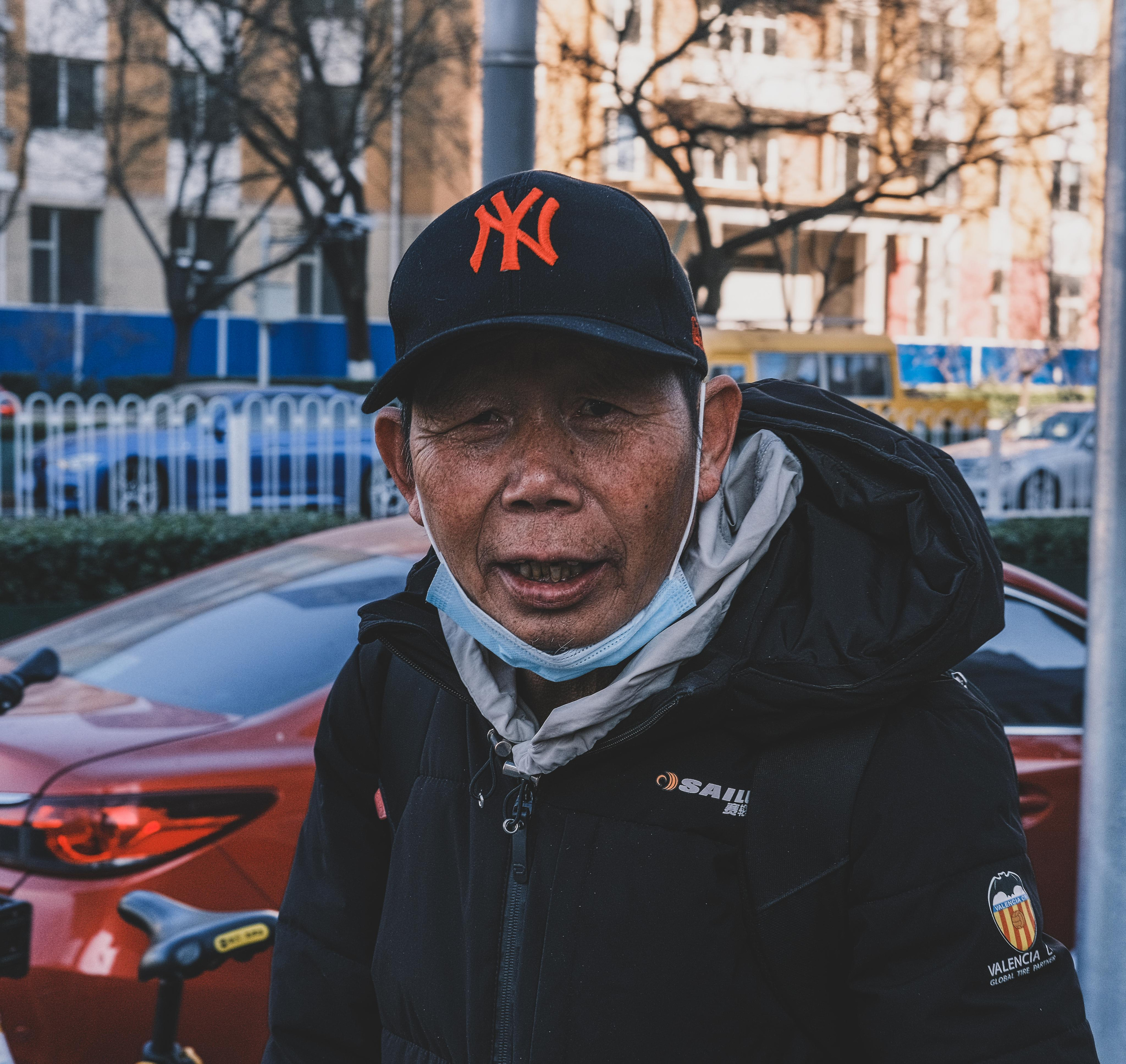 Portrait of a stranger on a Beijing Street | Street Photo | Beijing Street Photo | Beijing Street Photo | China | December 2020 | Beijing street photography | 北京街头陌生人画像 | 高分辨率照片 | 街拍| 北京街拍 | 北京街拍 | 中国 | 2020 年 12 月 | 北京街头摄影
