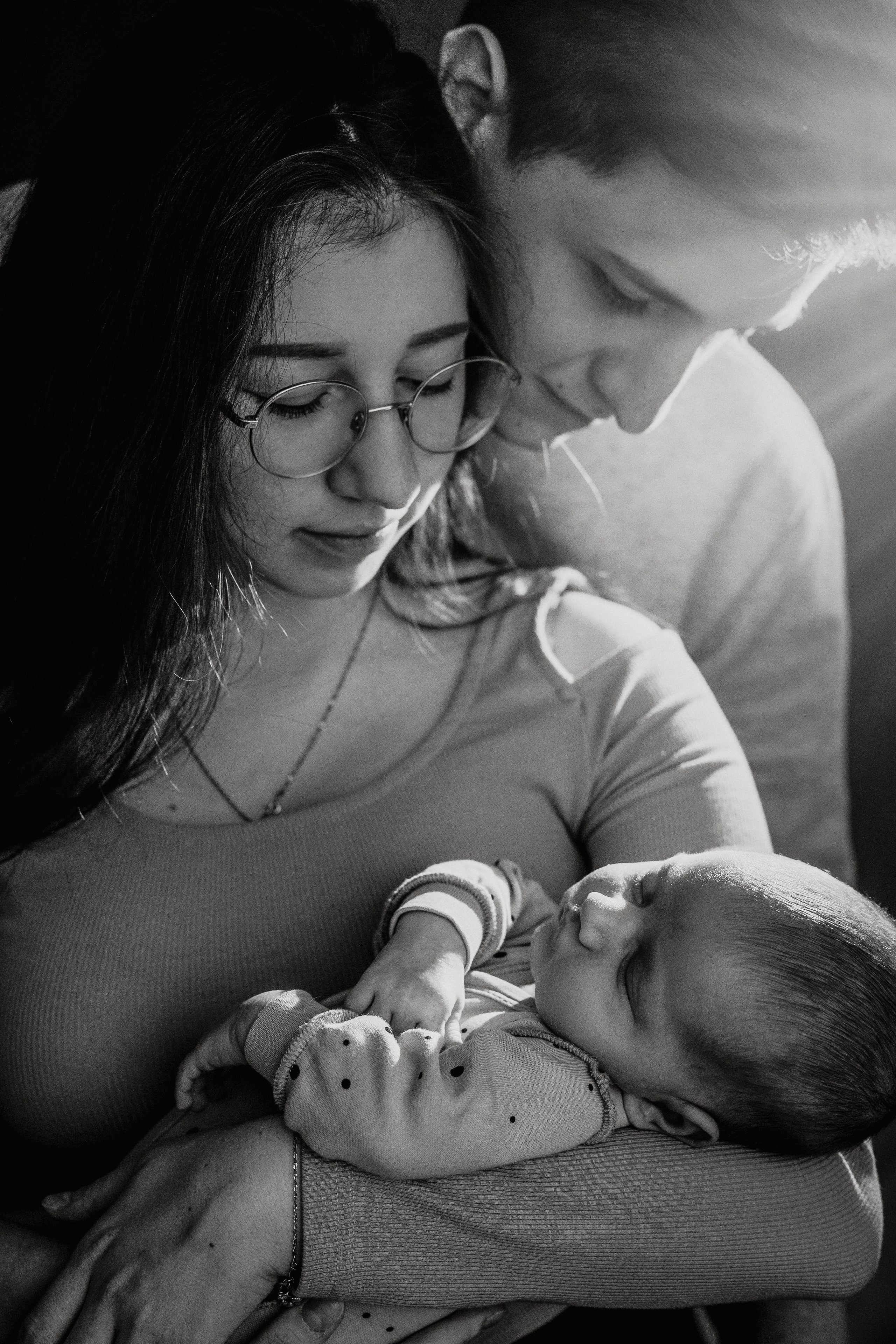 Newborn & Sibling Photography – First Precious Moments Together. Alisa Tant — Family and newborn photographer Bucks County, Montgomery county, Philadelphia, NJ