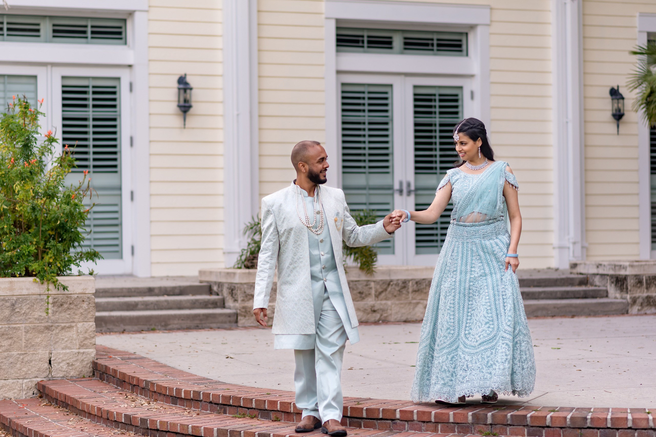 Love Meets Tenderness in the Heart of Orlando — Engagement Session — Leu Gardens. Wedding photographer in Orlando, Boston & New York Anderson Marques