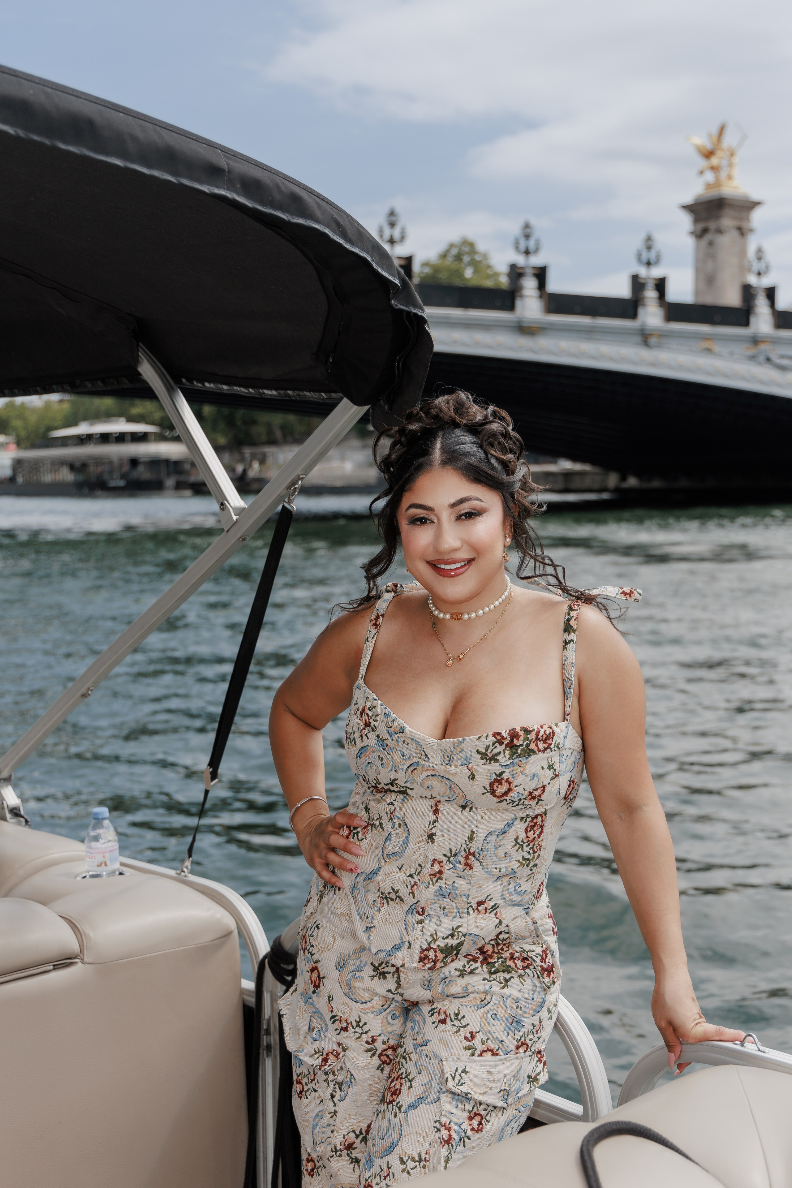 Sail, Sip & Smile: A Private Seine Cruise with Your Personal Photographer & Filmmaker. Photographe à Paris