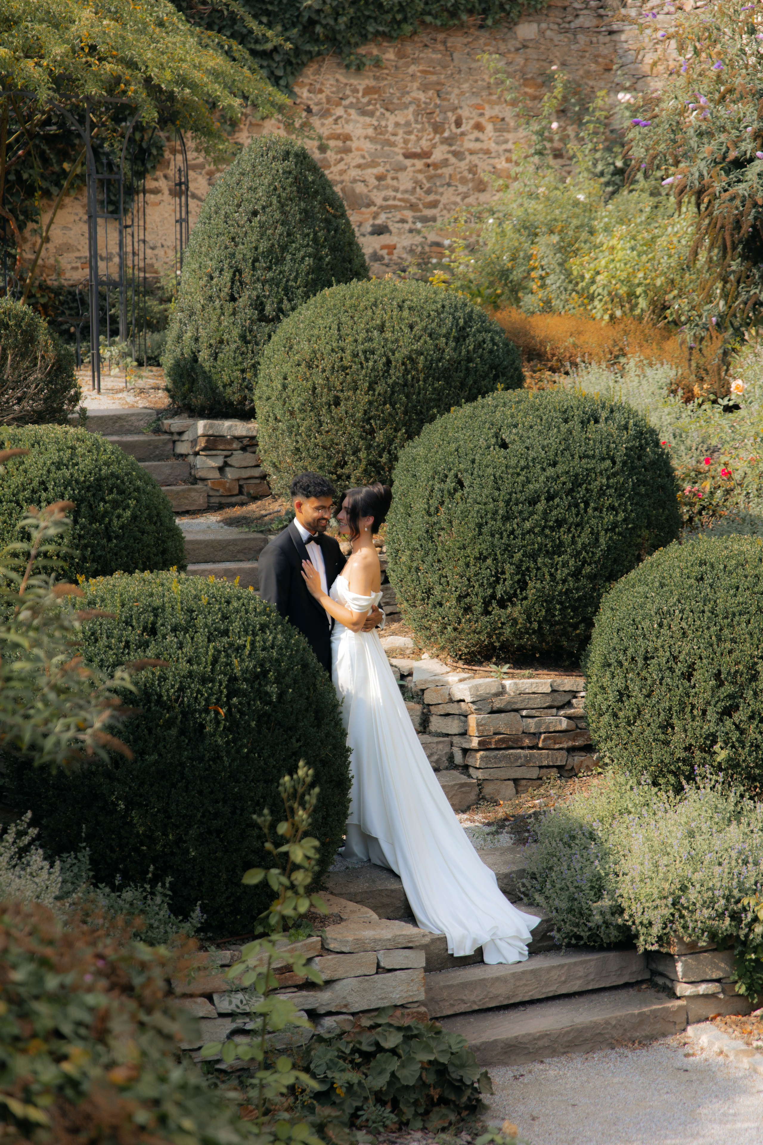 Elegant Castle Wedding in Austria | Alwin & Ruth’s Fairytale Celebration. Wedding photographer and videographer based in Timisoara, Romania