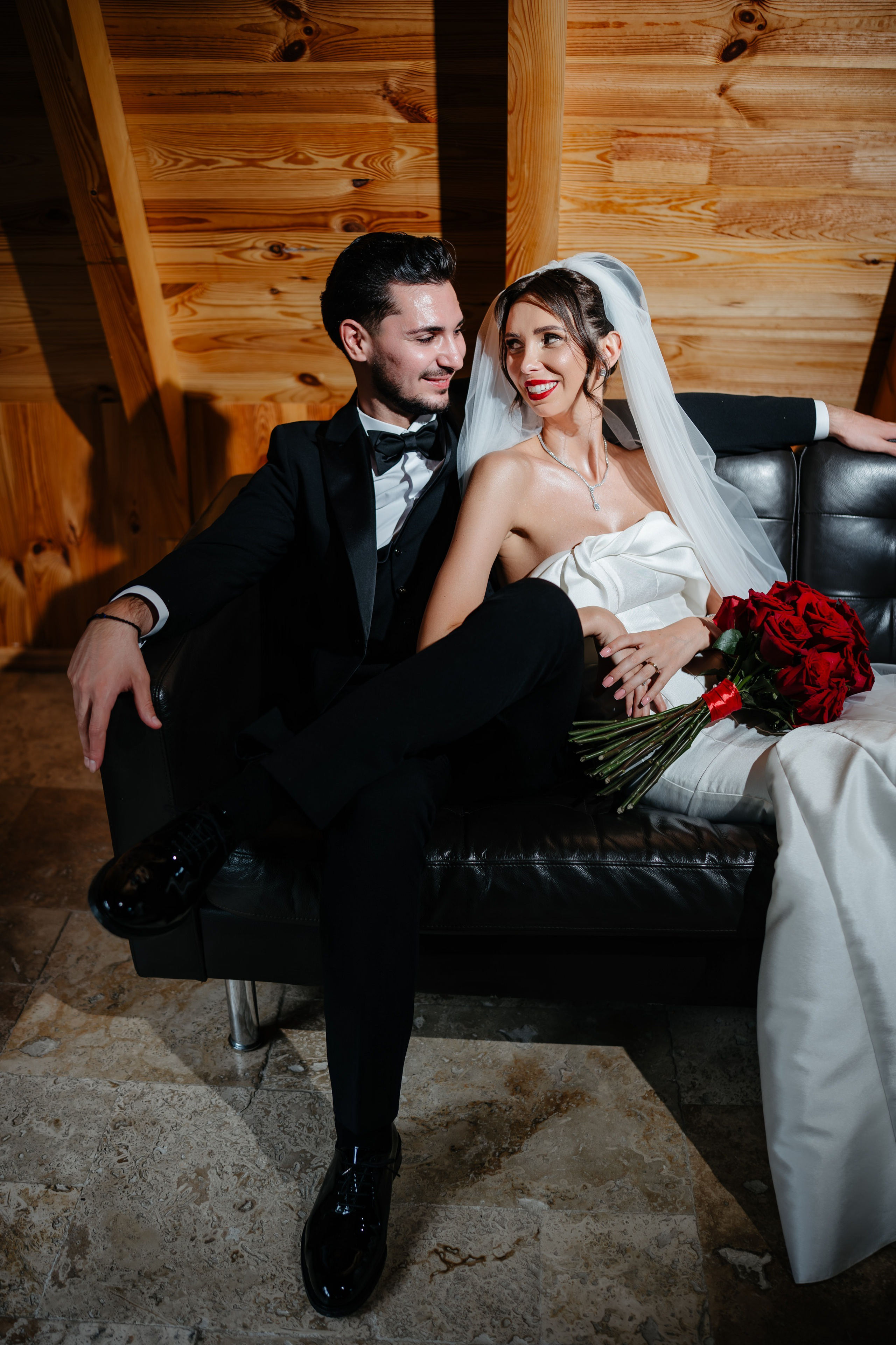 Povestea de nuntă a lui Anca și Dragoș în Bacău | Fotografie de Eveniment. Raw Studio. Fotograful tau de nunta!