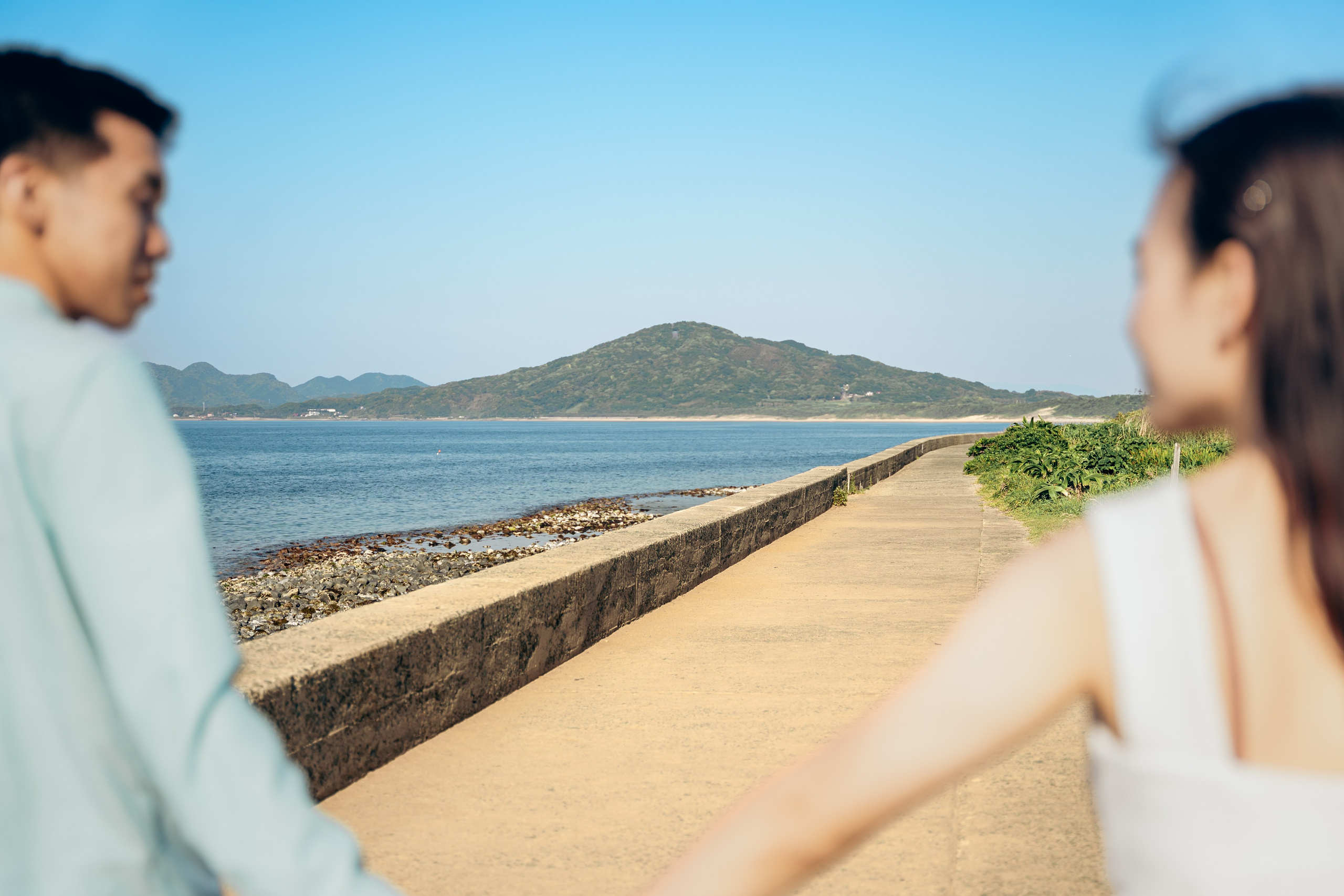 Fukuoka Couple Photoshoot: Roses, Totoro Forest & Sunset Love Story
