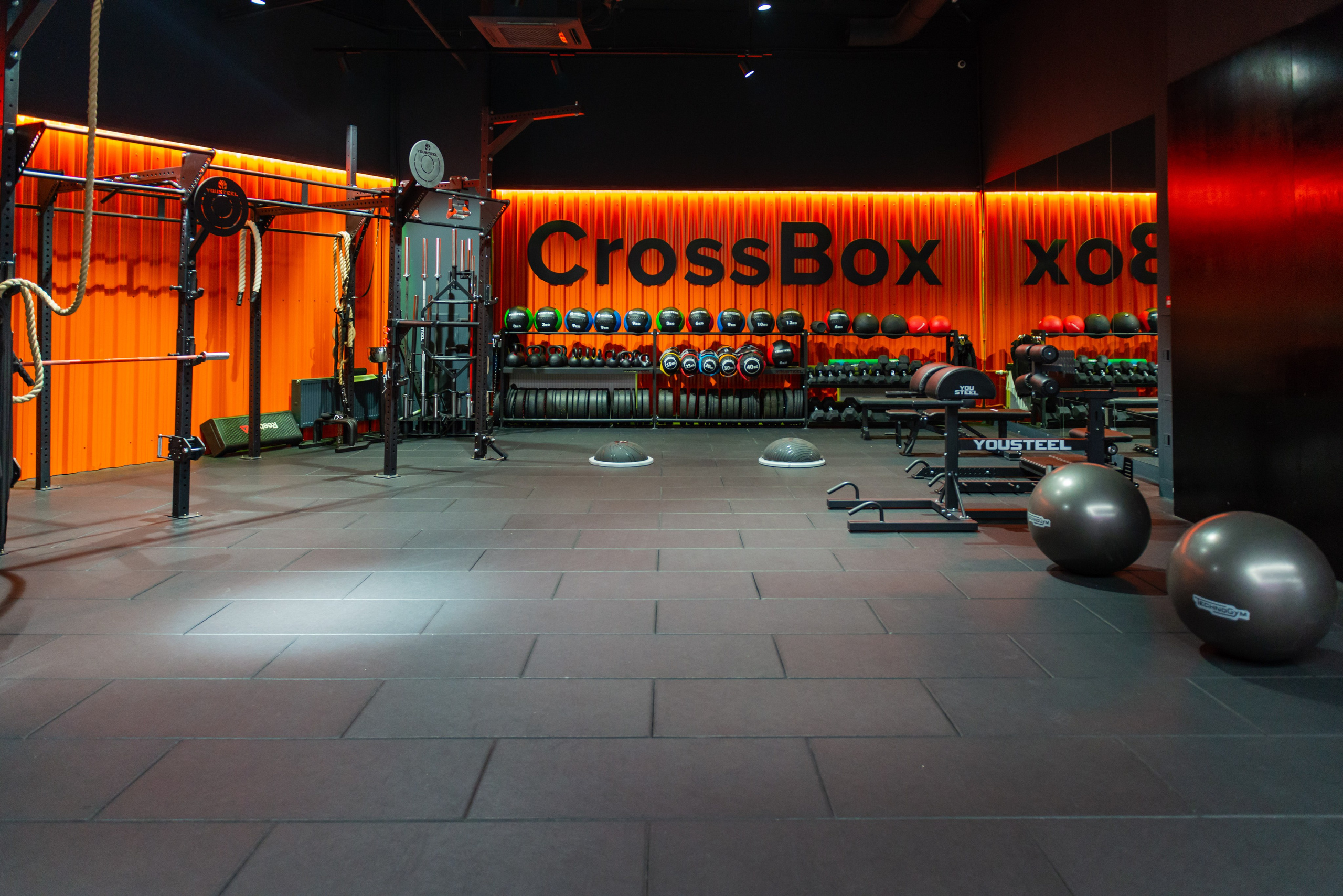 Фитнес-клуб DDX Fitness в ТЦ Июнь Мытищи. ФОТОГРАФ МЕКСИКА КИНТАНА-РОО