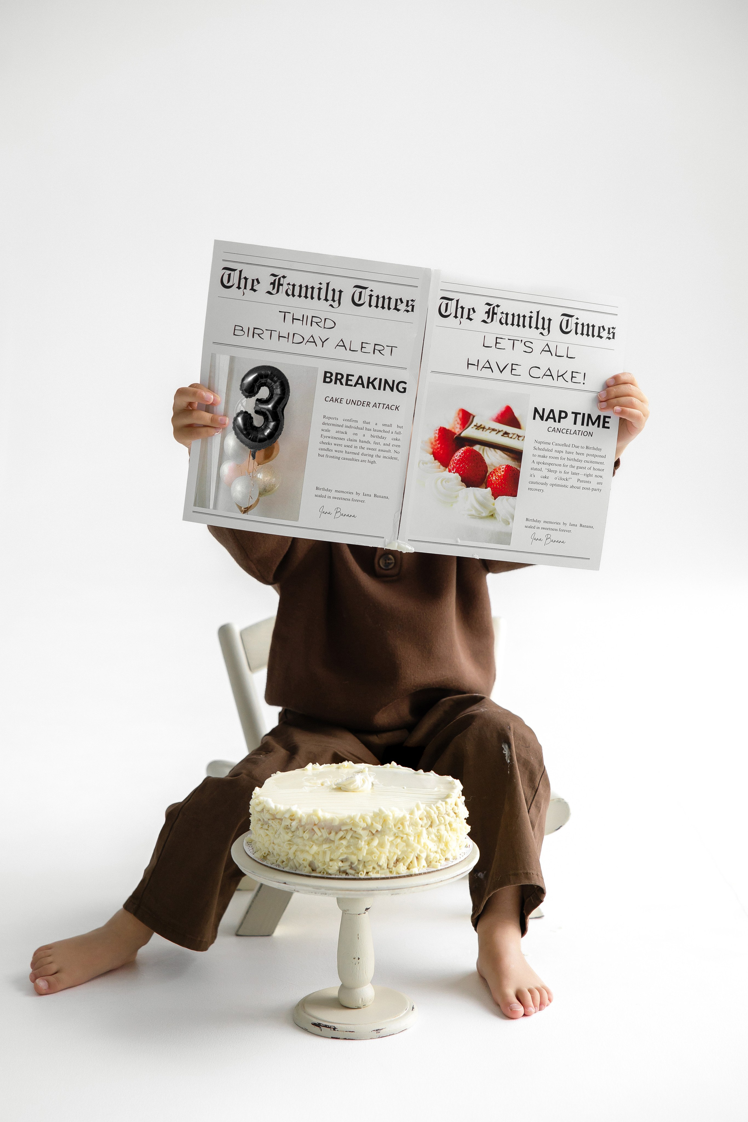 Baby Cake Smash Photographer in Toronto. Iana Banana | Toronto Maternity, Newborn & Family Photographer