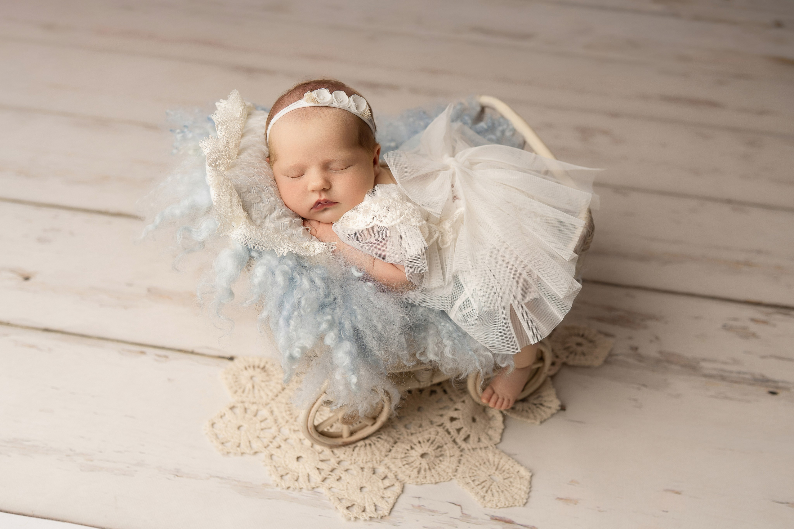 Esu Aleksandra naujagimių ir kudikių fotografė iš Vilniaus