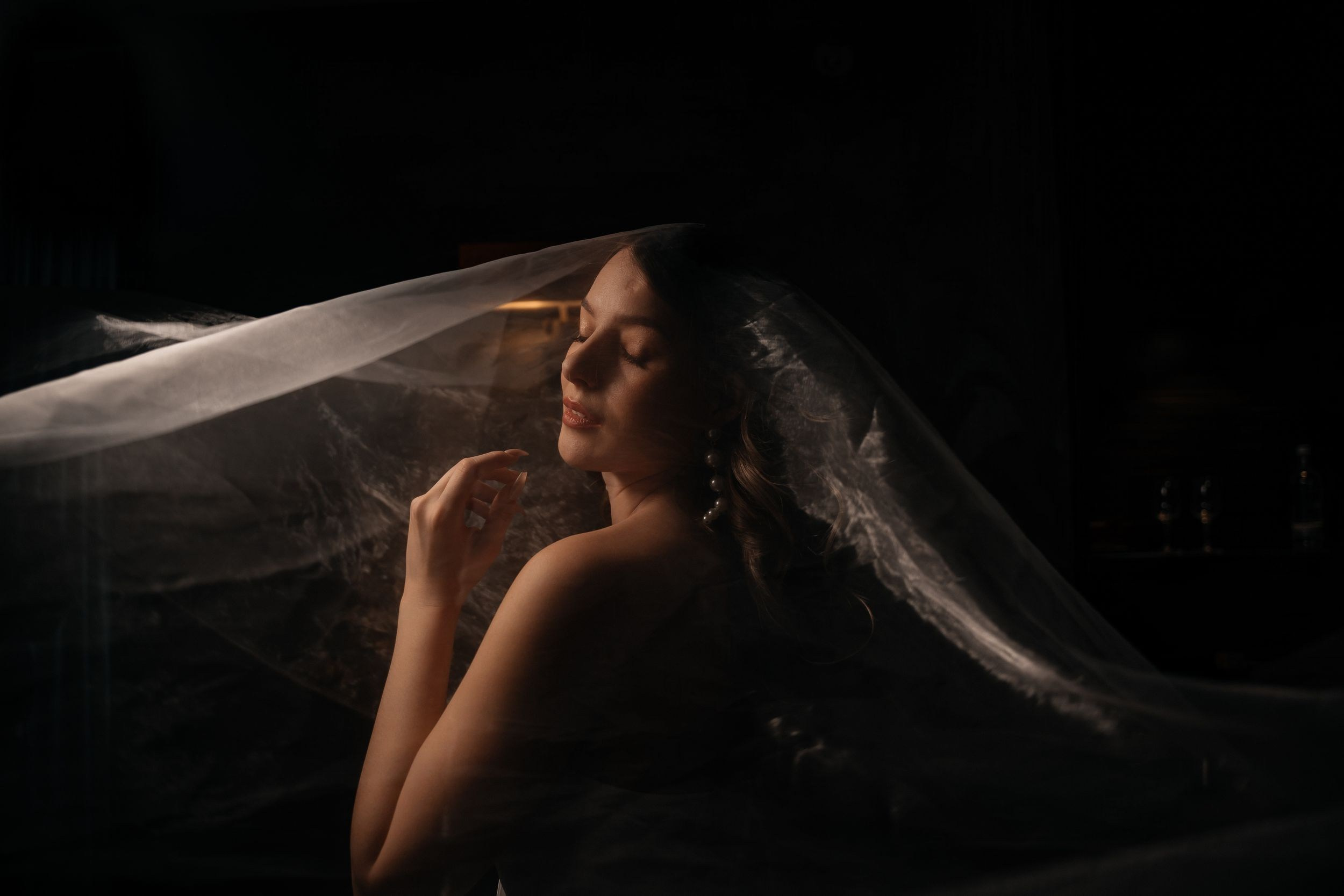 Getting Ready Together Before the Wedding Day. Wedding photographer & videographer Frankfurt | Denis Mirosnik