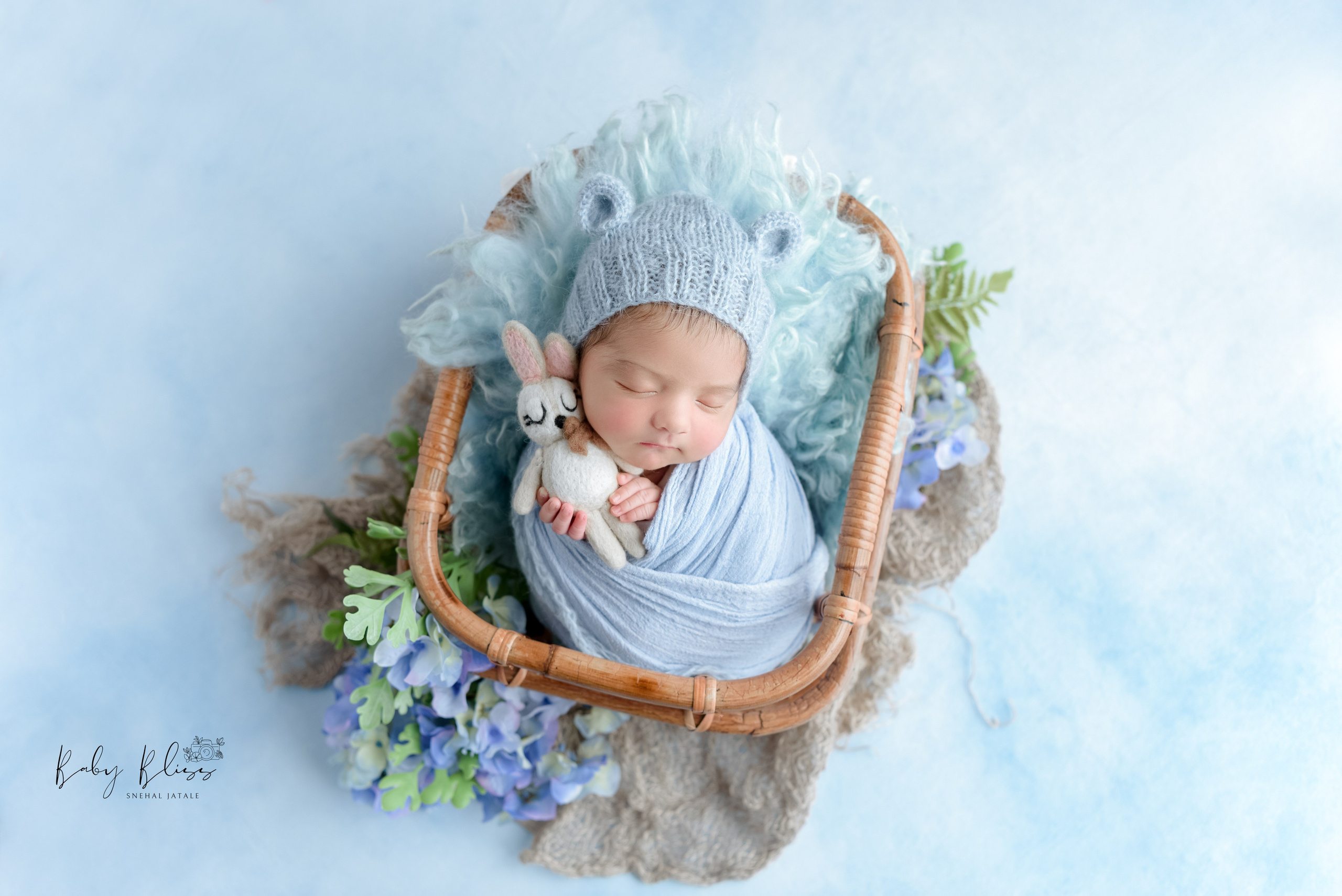 Best newborn photography in Doha Qatar