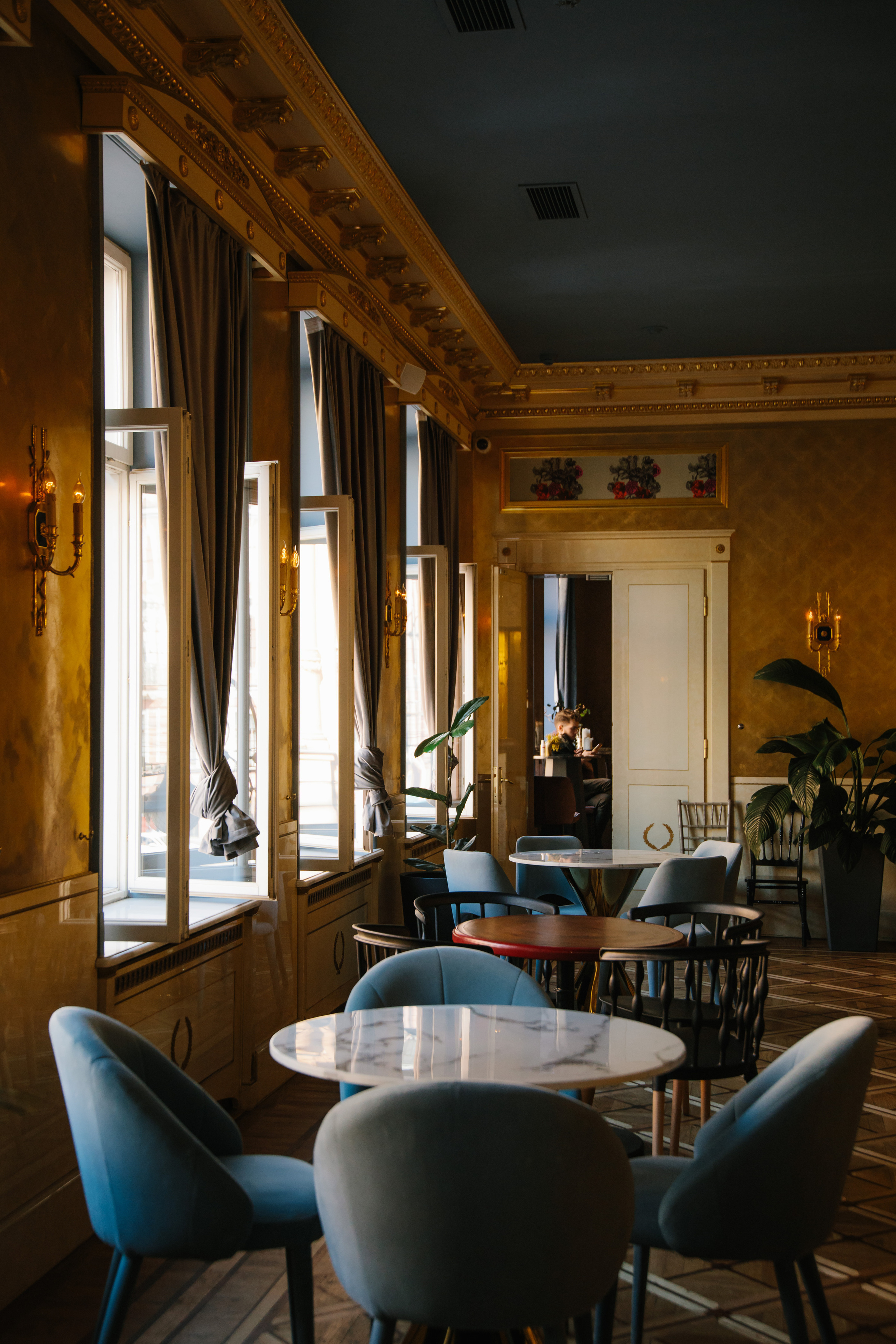 Photojournalistic-style. Portraits and photojournalistic photograph