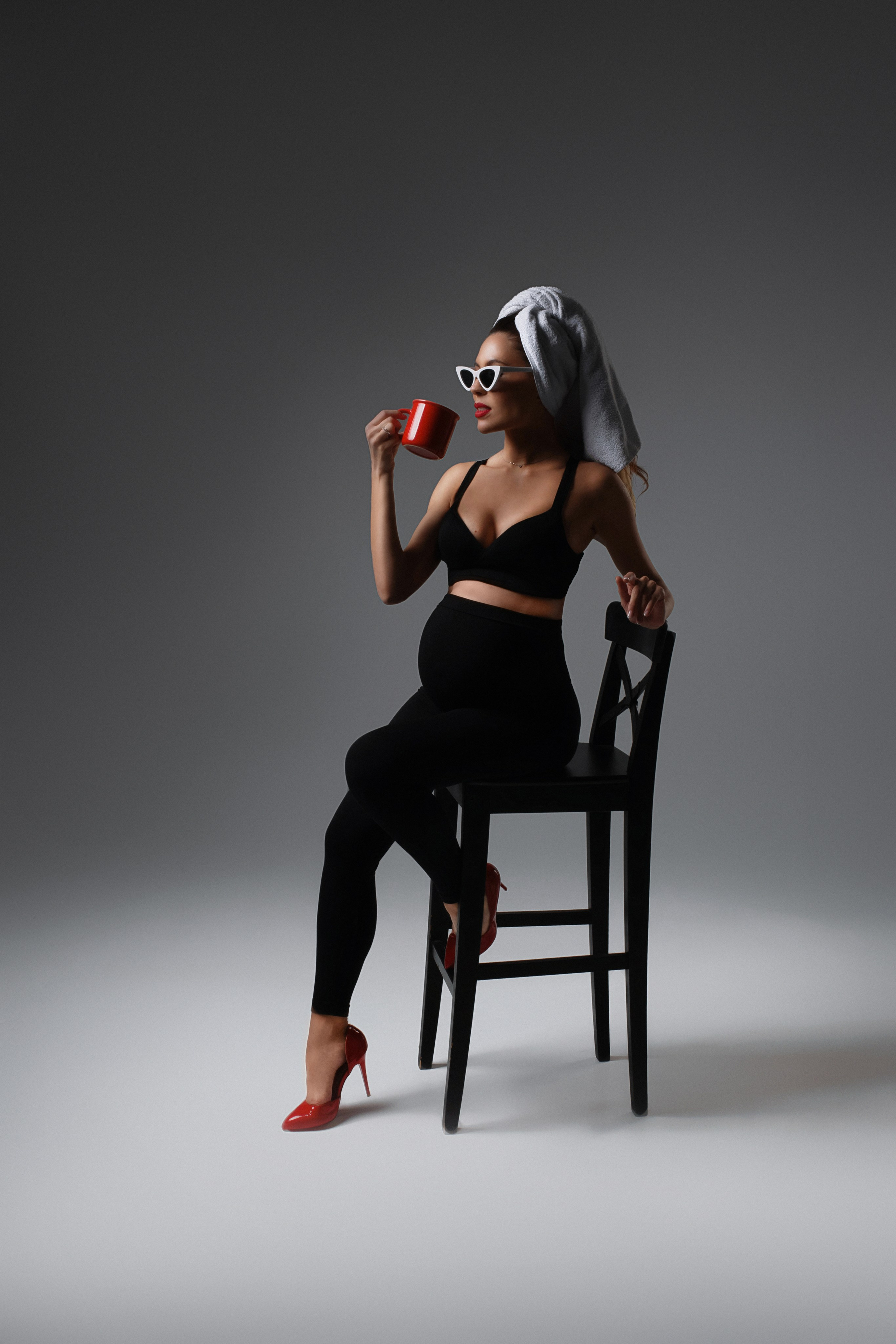 Photo shoot in minimalist style. Professional photographer in Spain