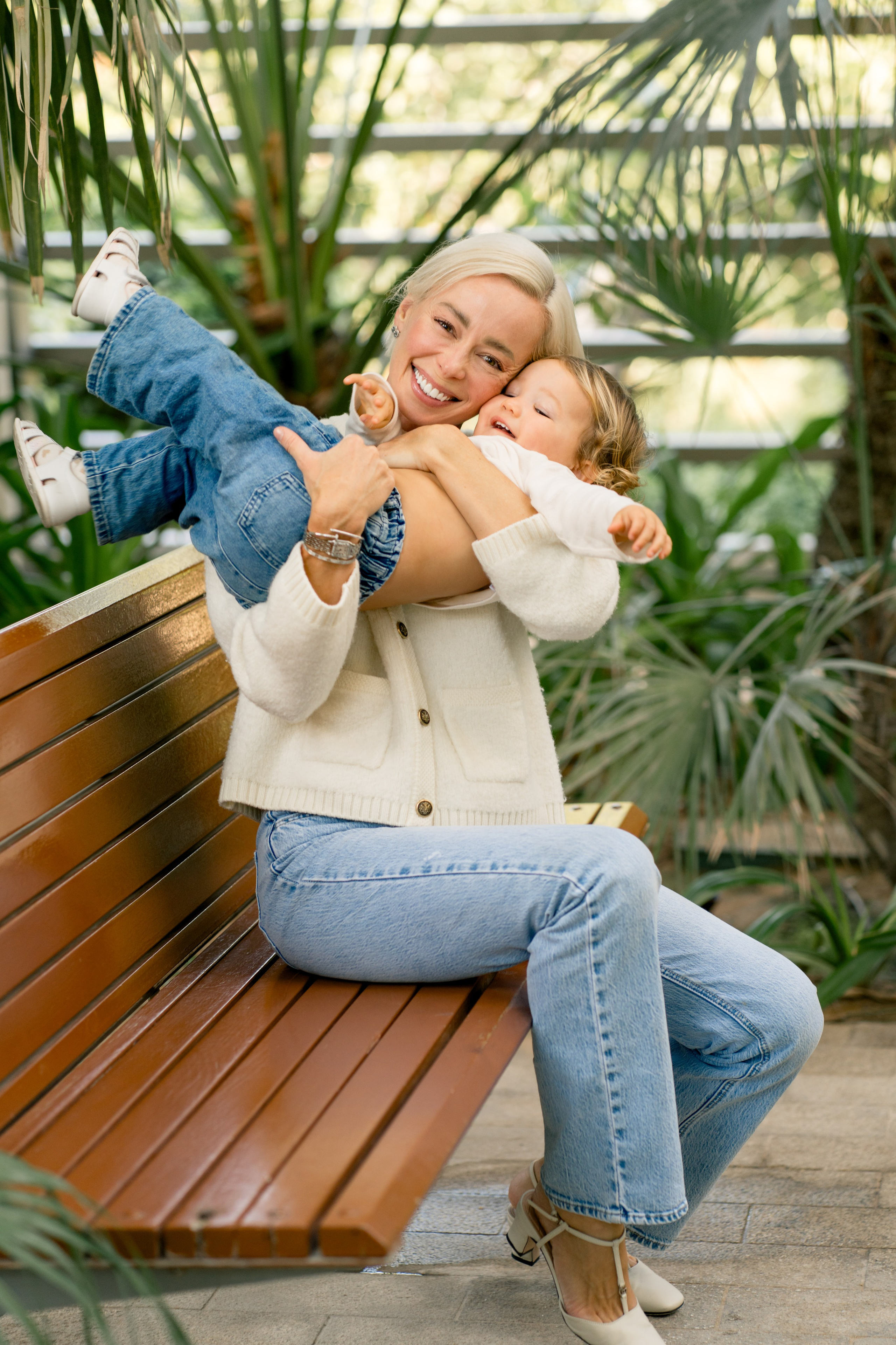 Family photoshoot in Abu Dhabi park during golden hour