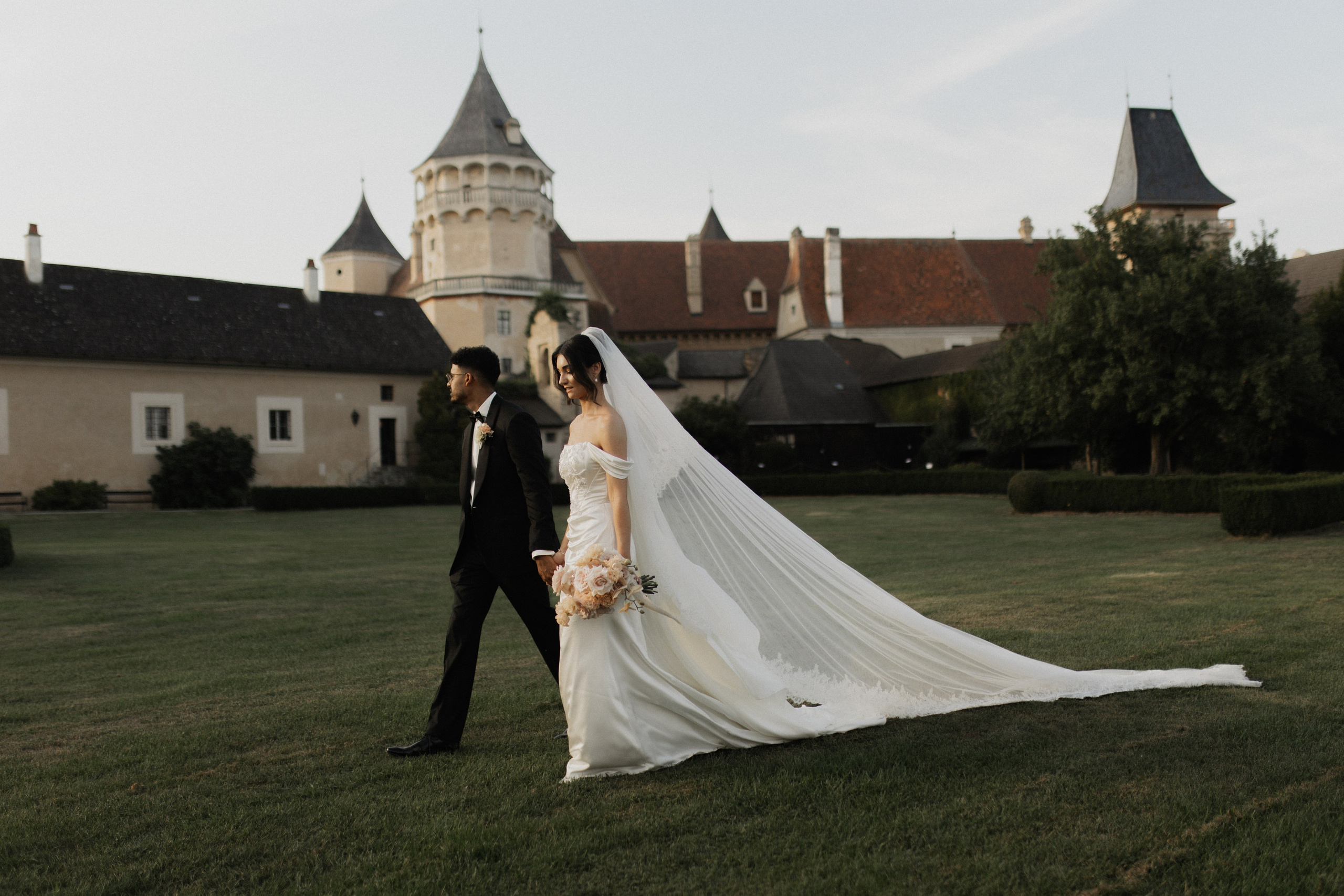 Elegant Castle Wedding in Austria | Alwin & Ruth’s Fairytale Celebration. Wedding photographer and videographer based in Timisoara, Romania