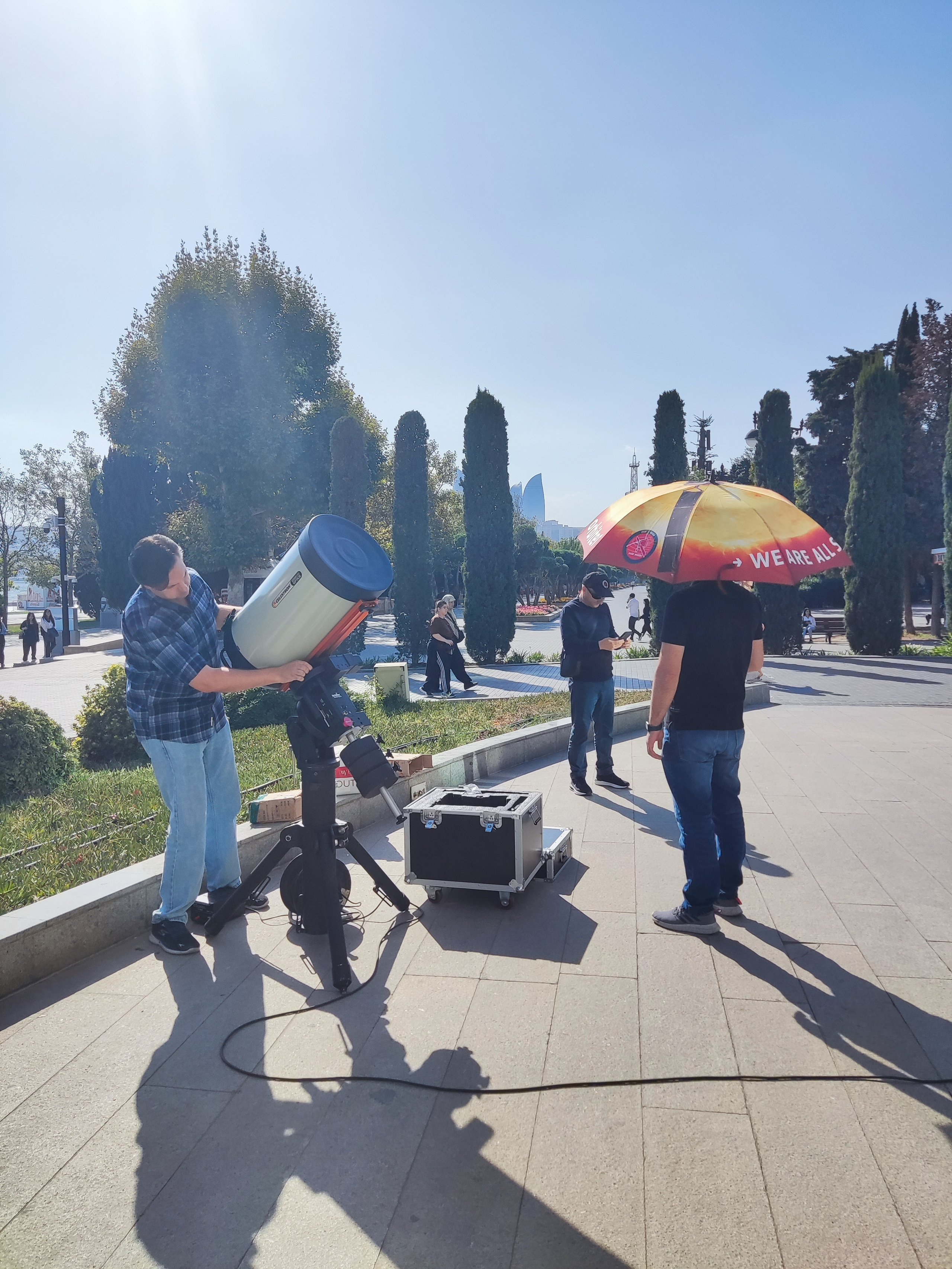 100 saat Astronomiya: Günəşin teleskopla müşahidəsi. Həvəskar Astronomlar Cəmiyyəti — Astronomy.az