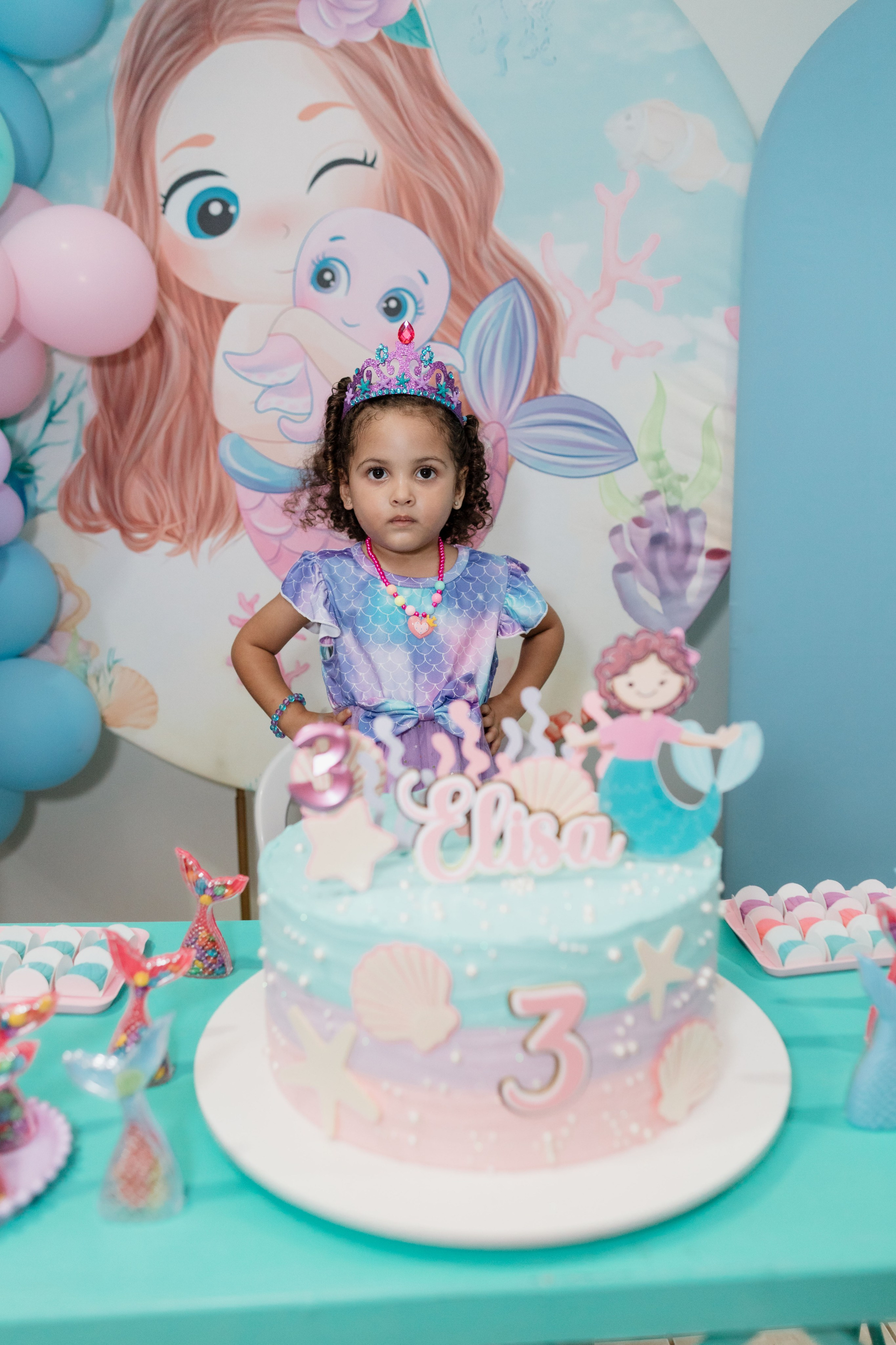 Crianças participando do parabéns