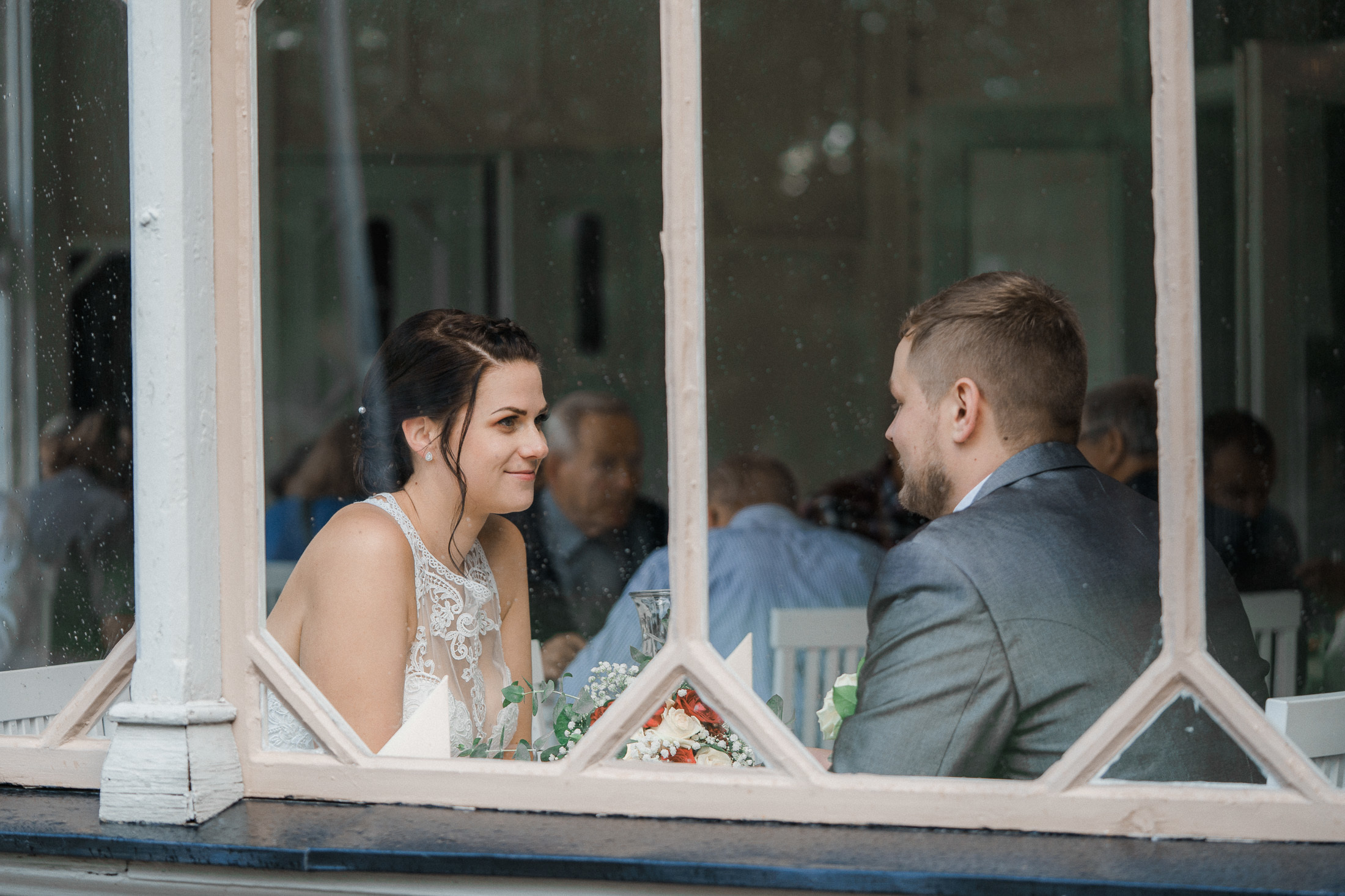 Hääkivaaja Helsingissä, vihkikuvaus Puotilan kappeli