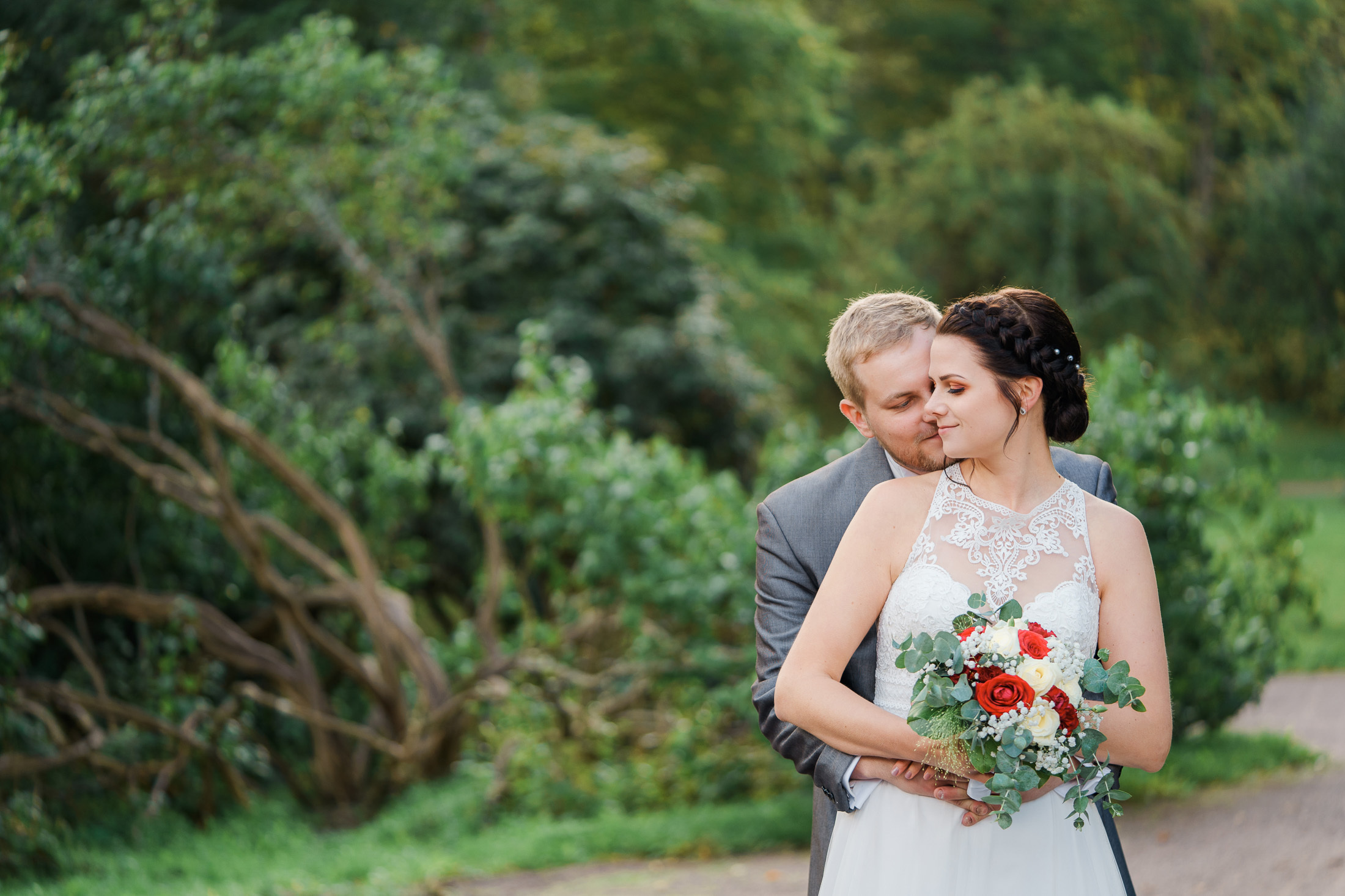 Hääkivaaja Helsingissä, vihkikuvaus Puotilan kappeli