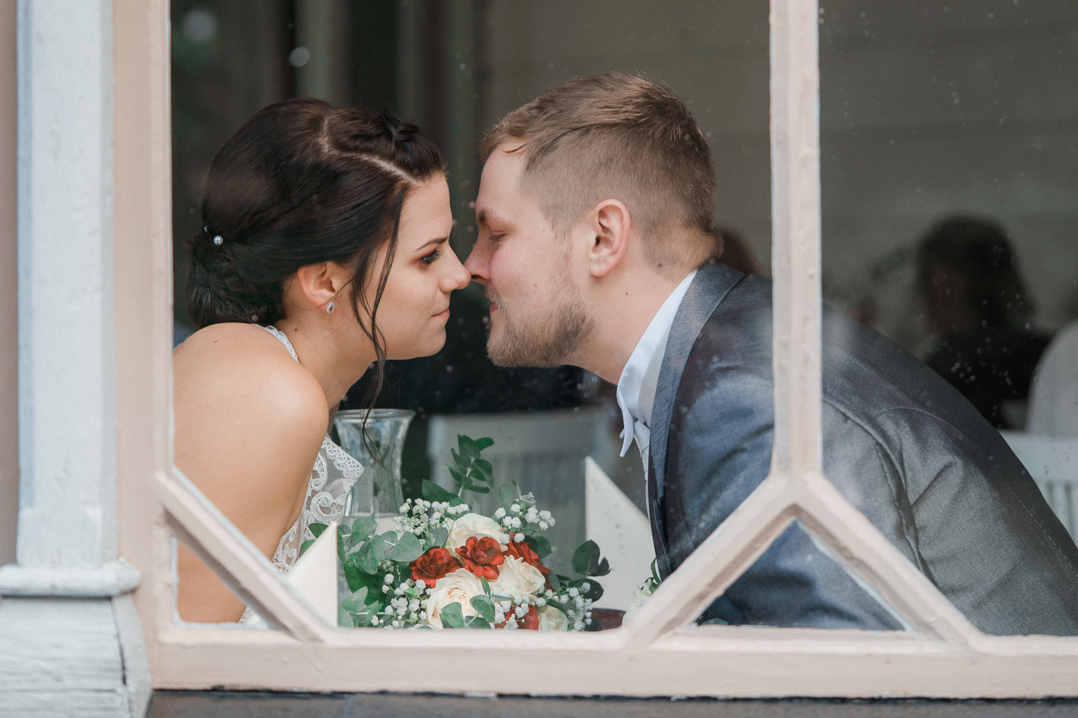 Hääkivaaja Helsingissä, vihkikuvaus Puotilan kappeli