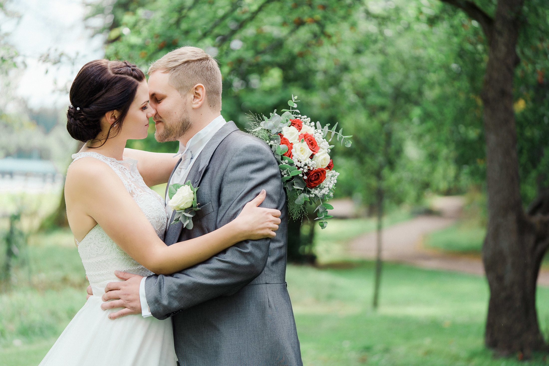Hääkivaaja Helsingissä, vihkikuvaus Puotilan kappeli