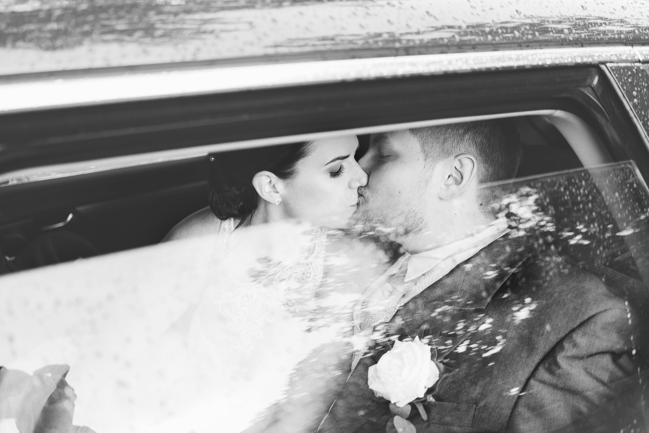 Hääkivaaja Helsingissä, vihkikuvaus Puotilan kappeli