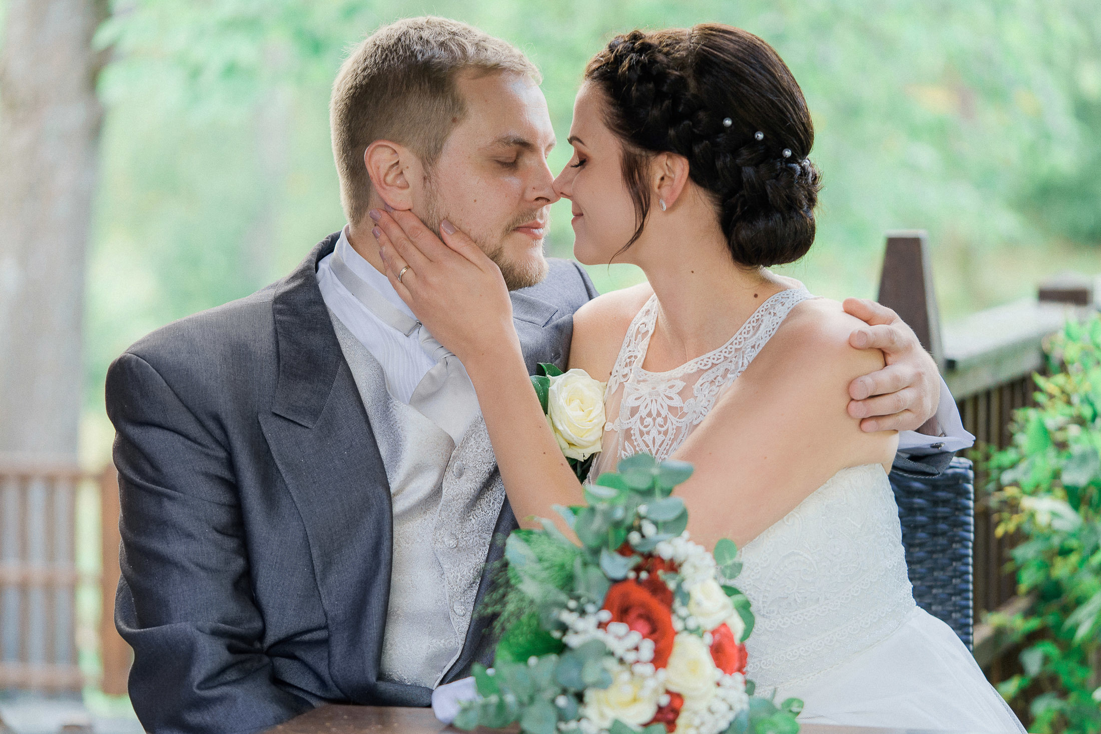 Hääkivaaja Helsingissä, vihkikuvaus Puotilan kappeli