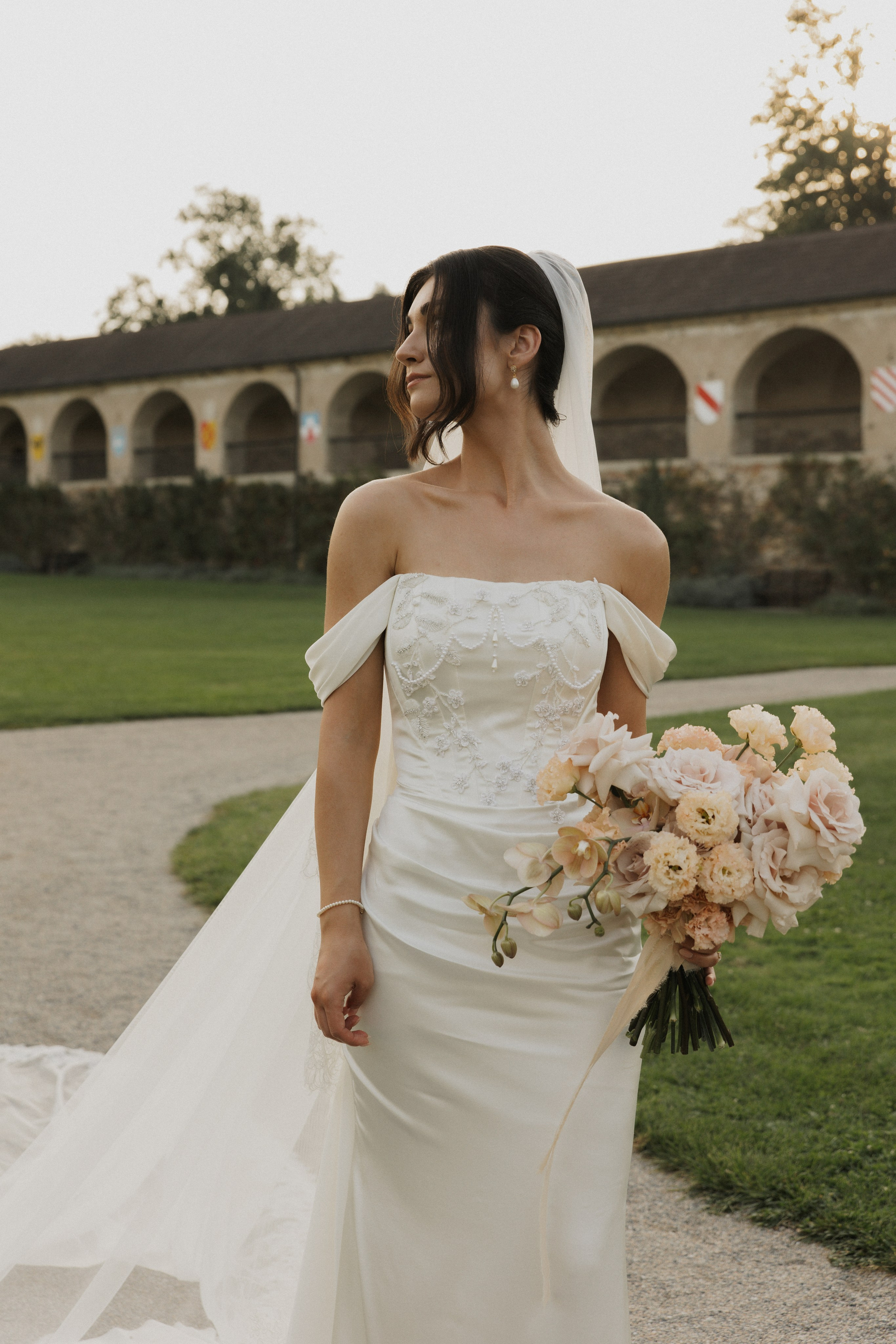 Elegant Castle Wedding in Austria | Alwin & Ruth’s Fairytale Celebration. Wedding photographer and videographer based in Timisoara, Romania