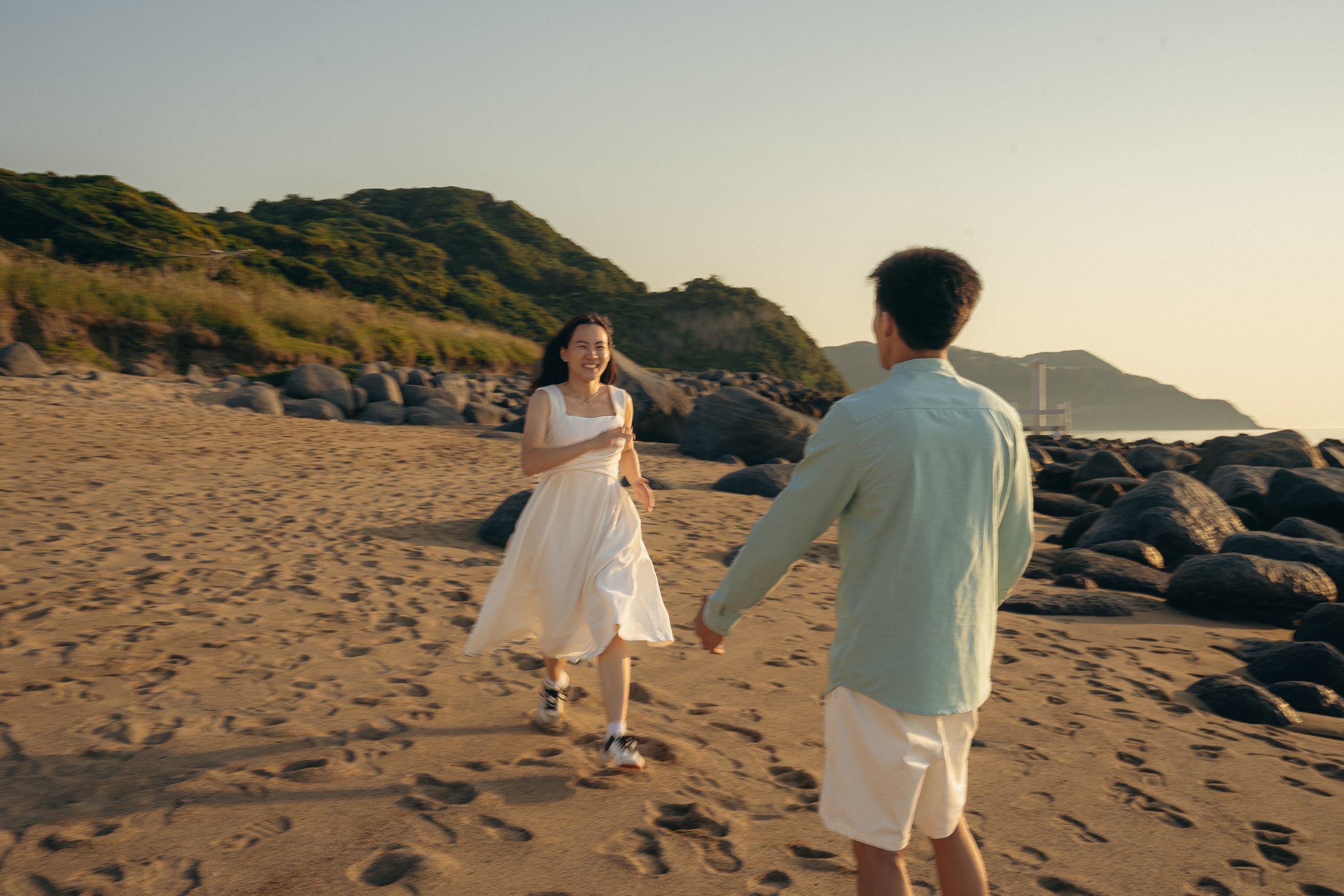 Fukuoka Couple Photoshoot: Roses, Totoro Forest & Sunset Love Story