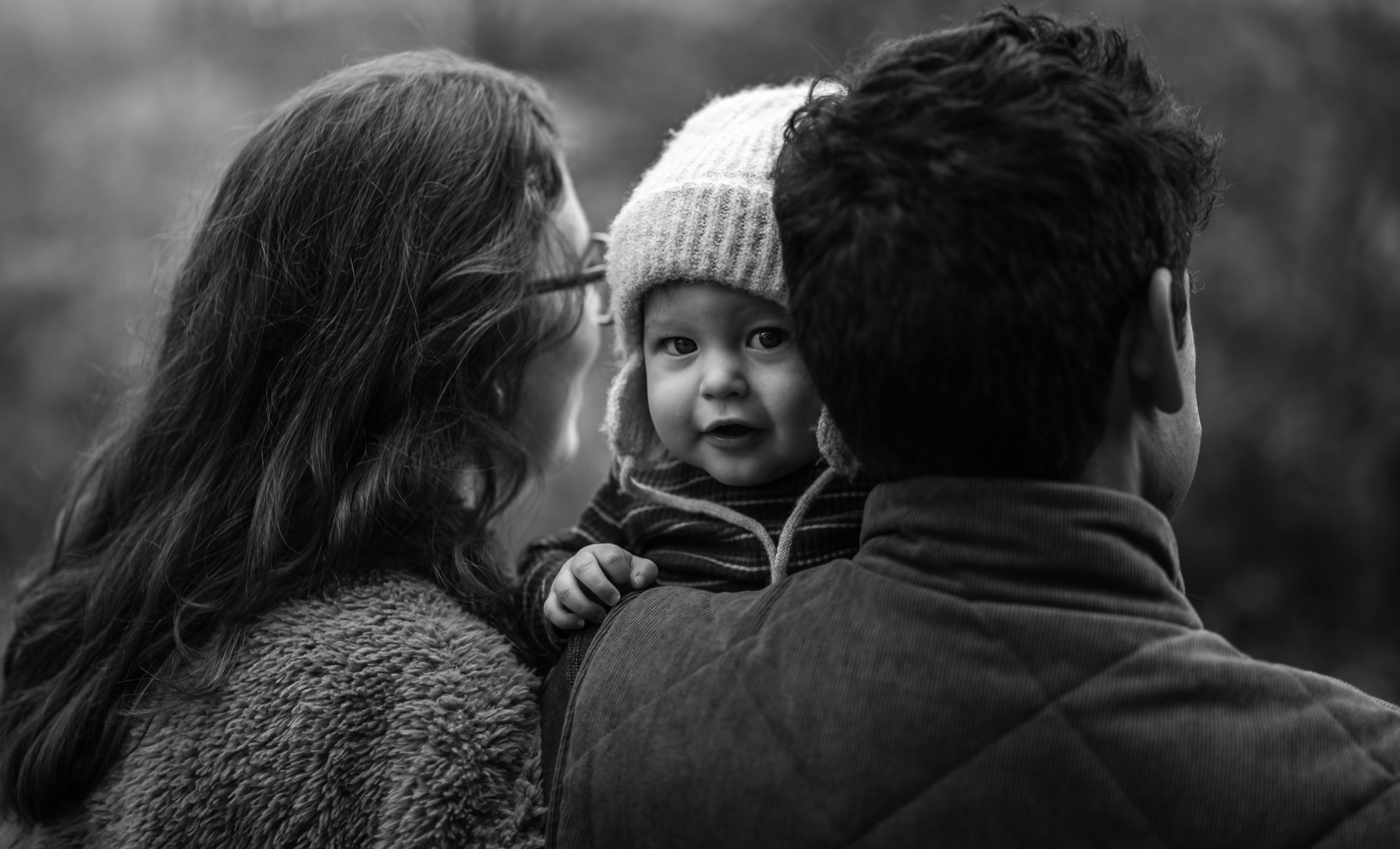 Familieshoot | Warme en Spontane Familiefotografie vol Emotie. Kapture Fotografie – Huwelijksfotografie & Portretfotografie voor pure liefdevolle momenten