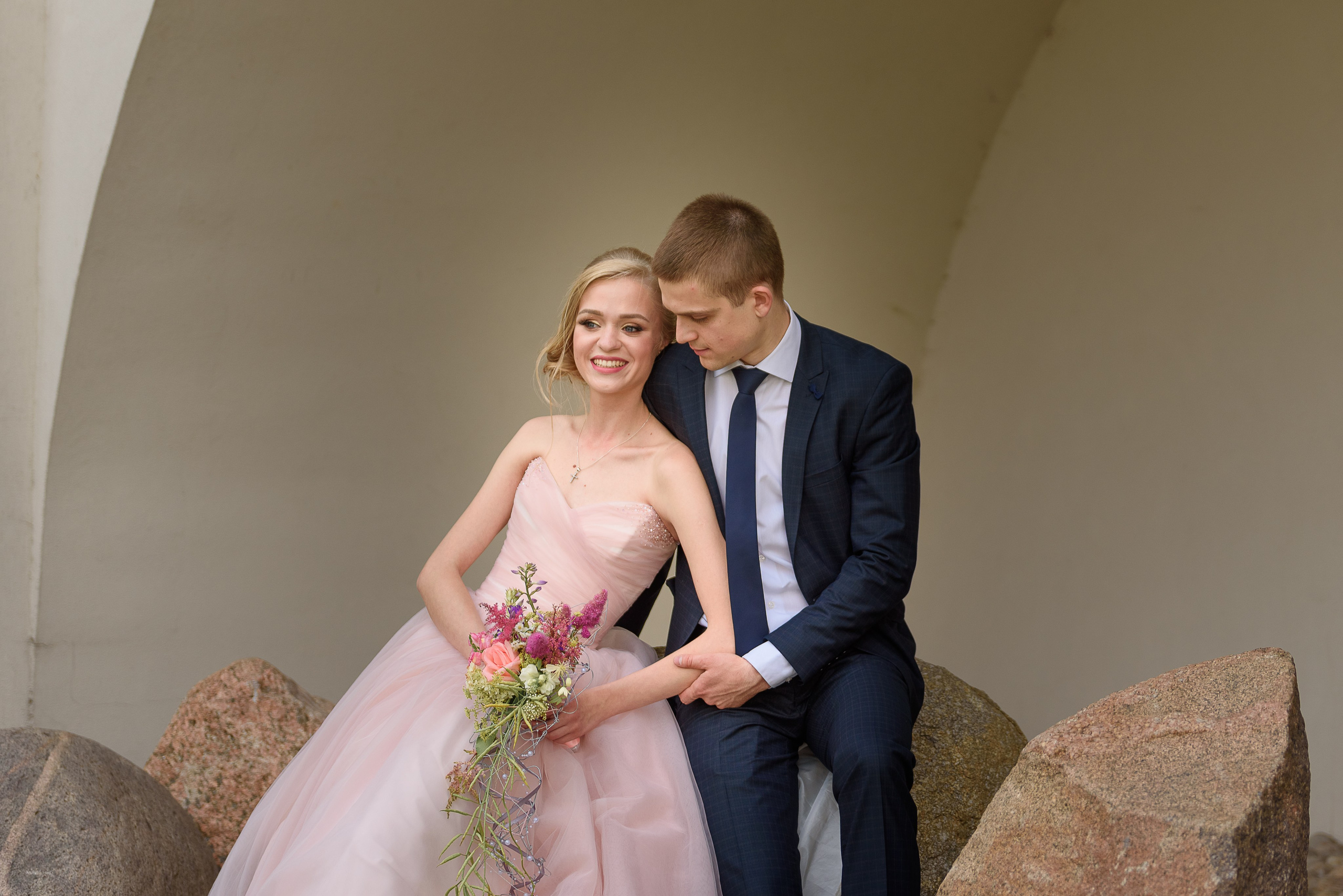 Летняя свадьба с выездной регистрацией. Семейный фотограф и фотограф новорожденных в Вильнюсе Ирина Беленкевич