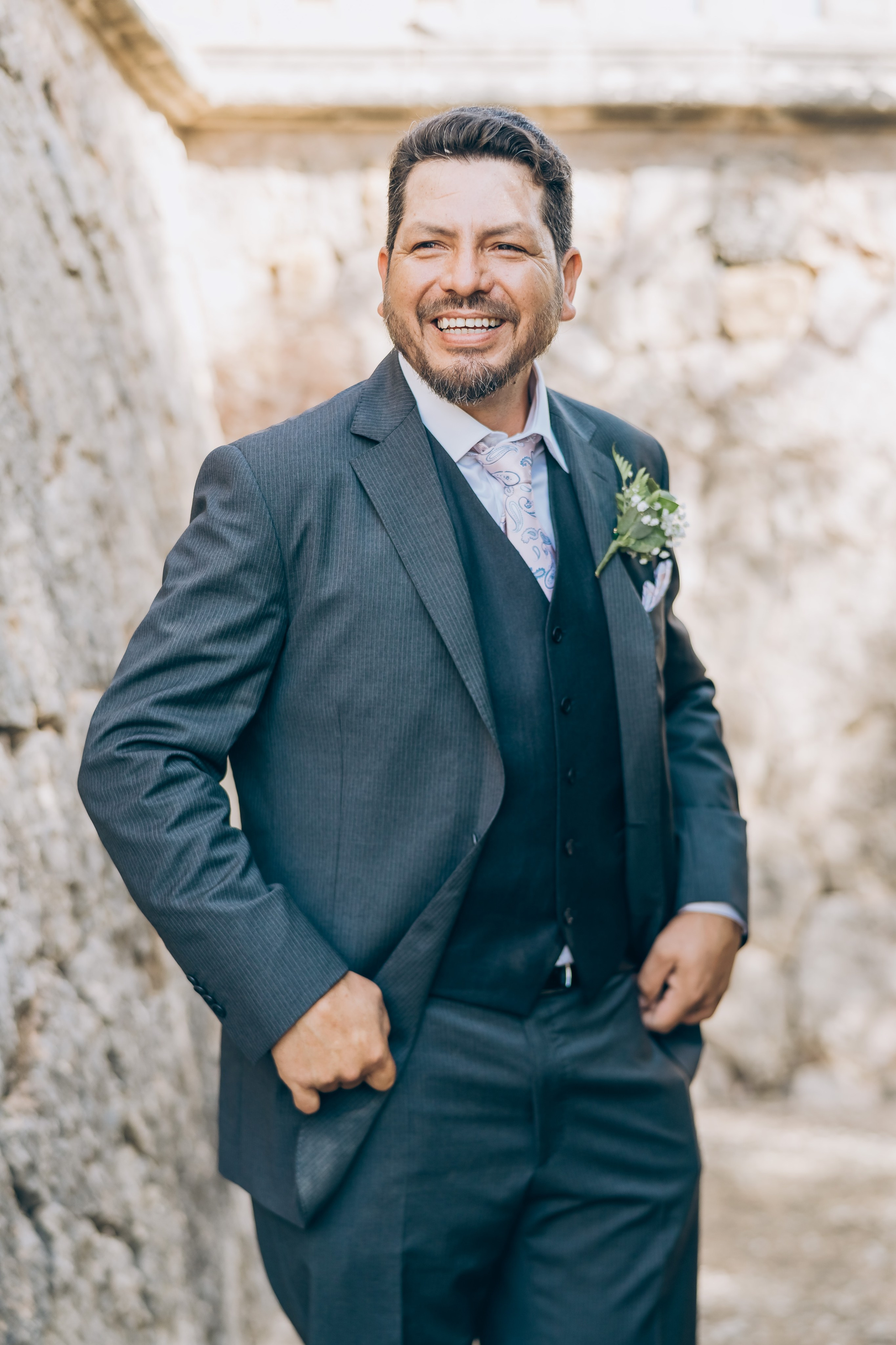 Sincere emotions at a wedding photo shoot. Photographer in Mallorca