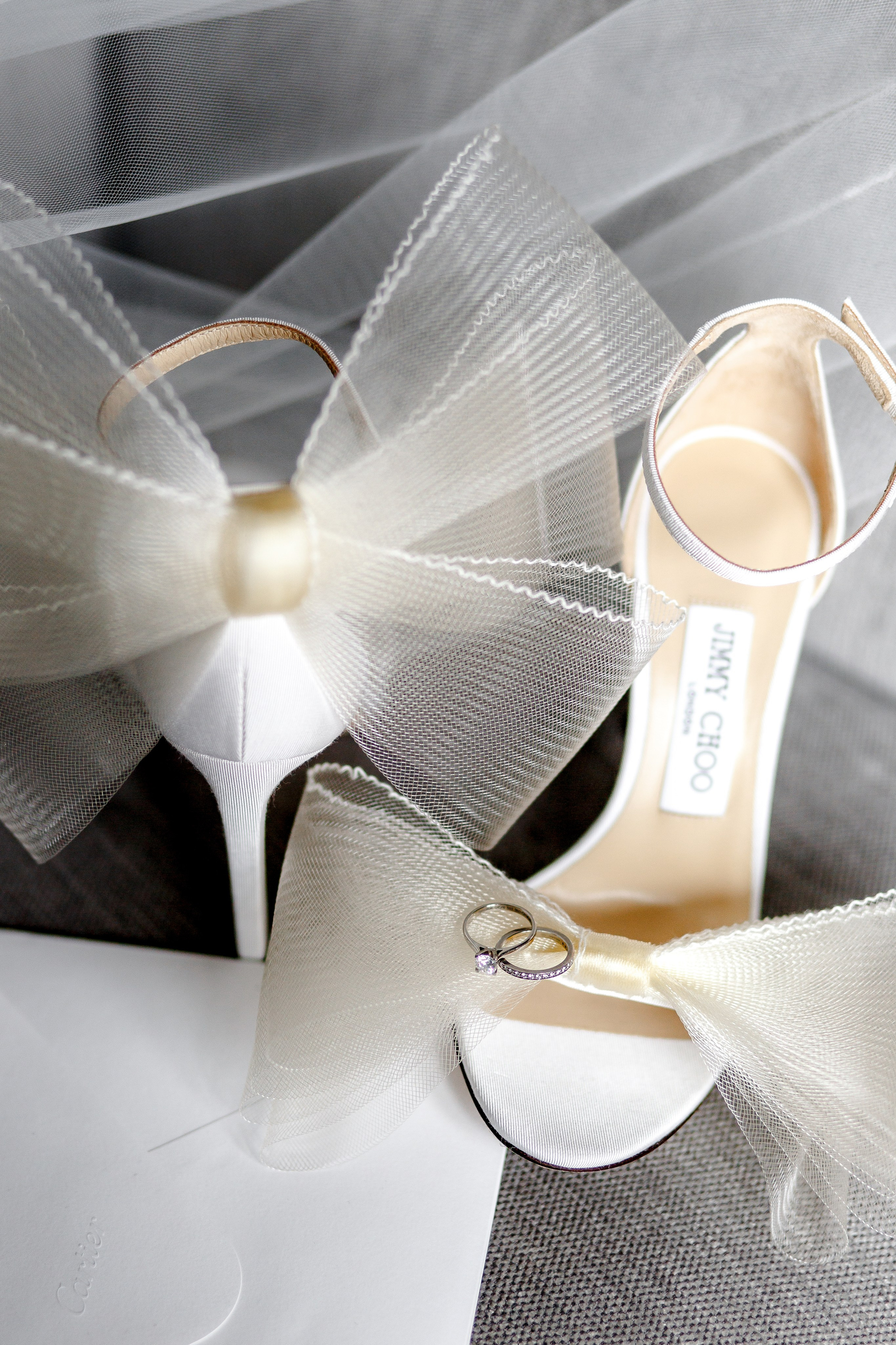 Getting Ready im Ritz Carlton Berlin: Ein zauberhafter Start in den Hochzeitstag. Hochzeitsfotografie in Berlin Nataliia Schütze