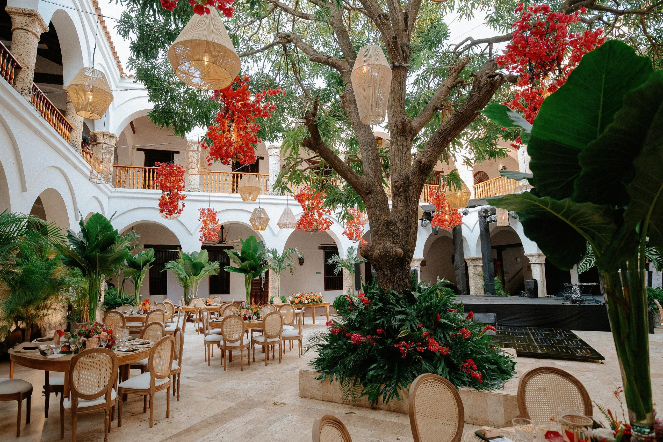 Cindy + Garrett | Destination Wedding Photos in Cartagena 2025 – César Vanegas Photography. César Vanegas Photography | Wedding & Travel Photographer | Cartagena, Colombia