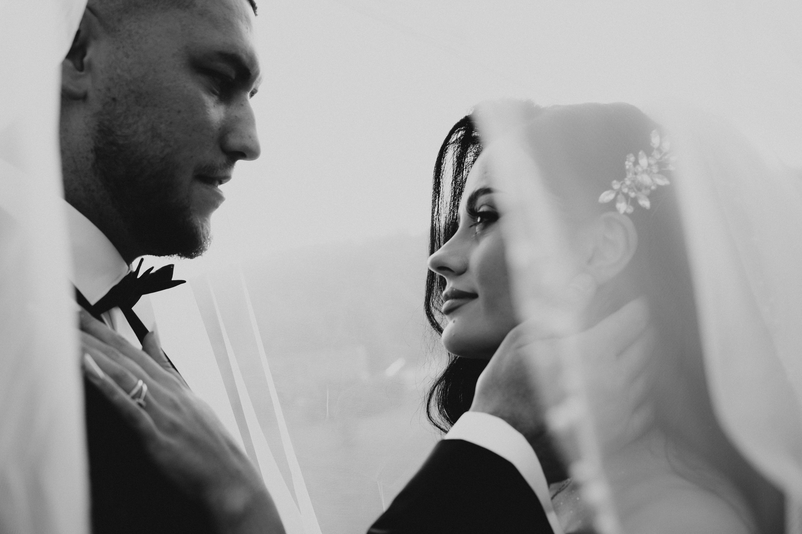 Catalina & Remus. Raw Studio. Fotograful tau de nunta!