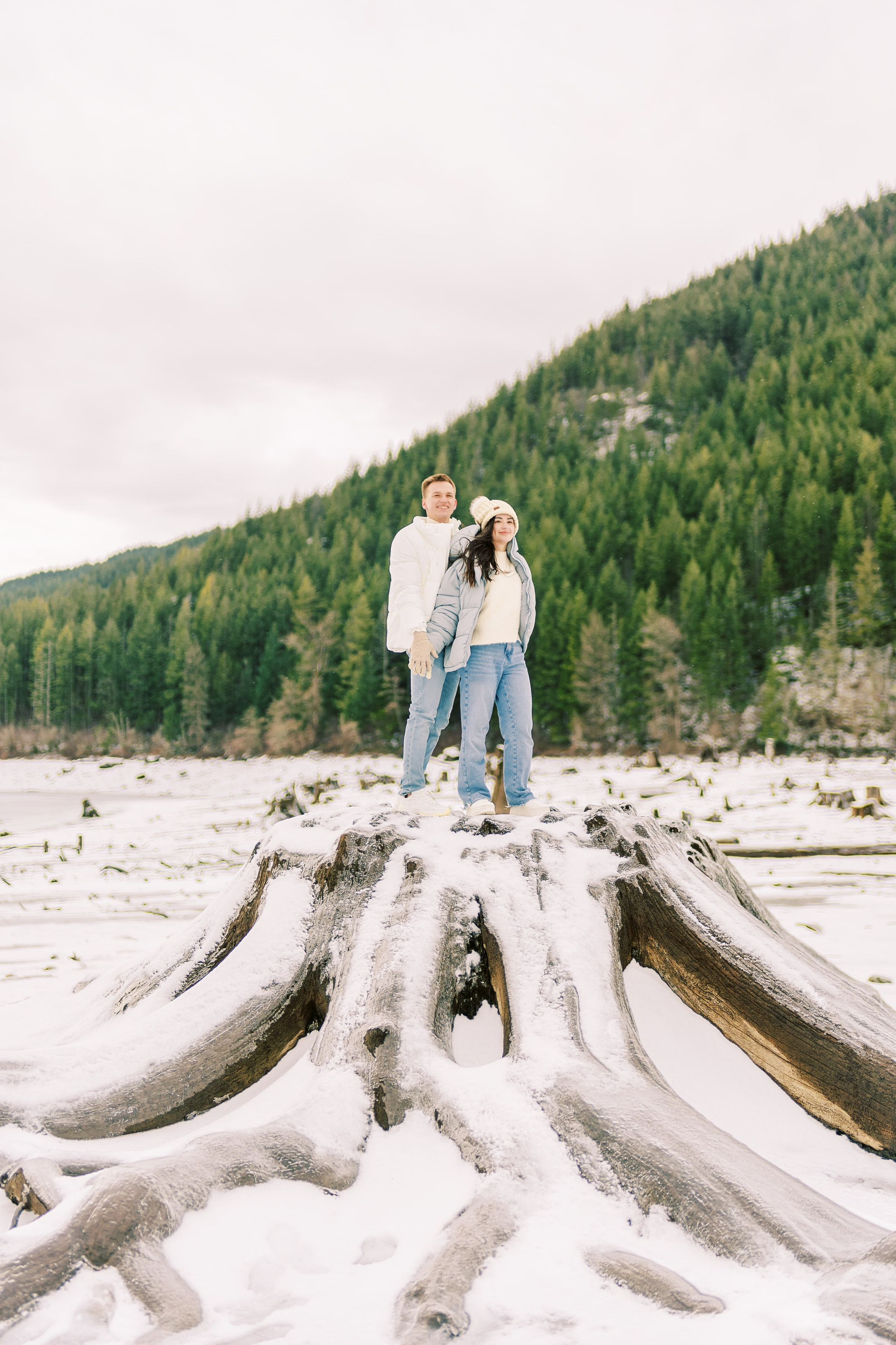 Irina & Bogdan / January 2024. Rattlesnake Lake, WA. EVAN ARISTOV WEDDING PHOTOGRAPHY — Seattle Wedding Photographer