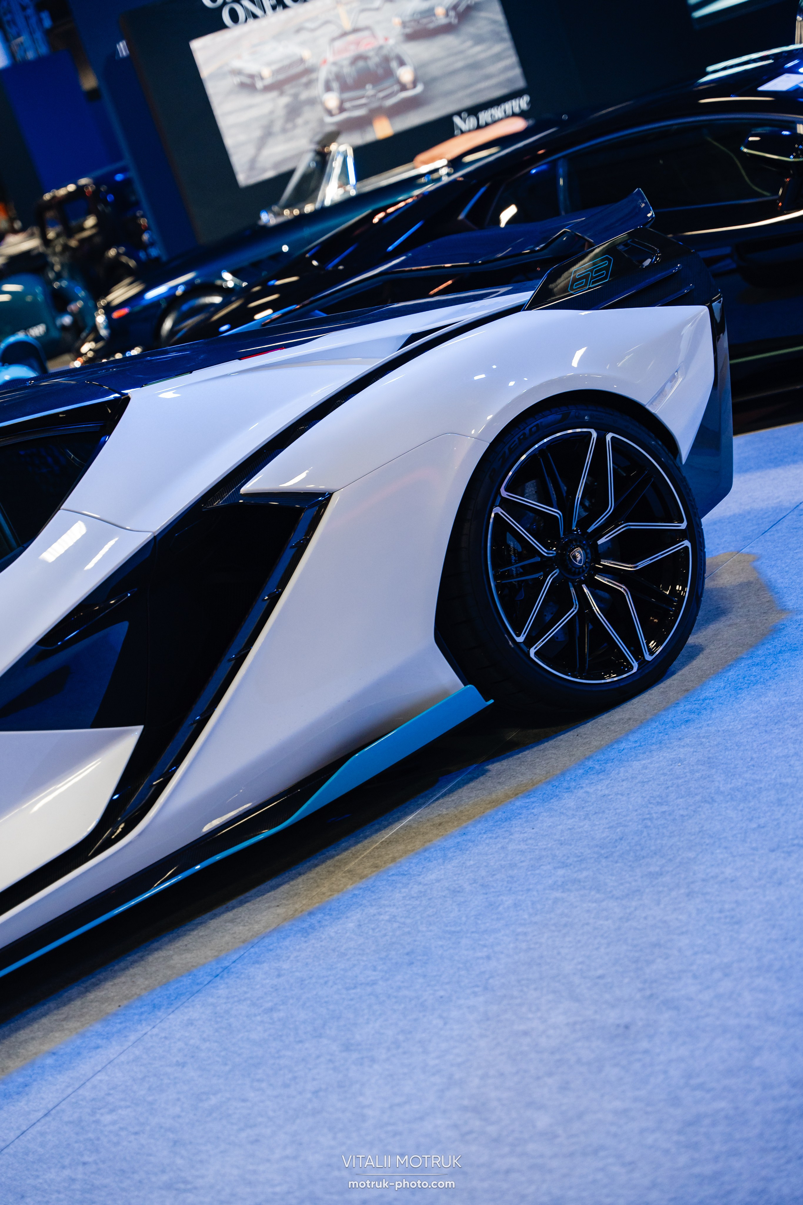 Retromobile-2024. Photographe de voitures à Paris — Vitalii Motruk