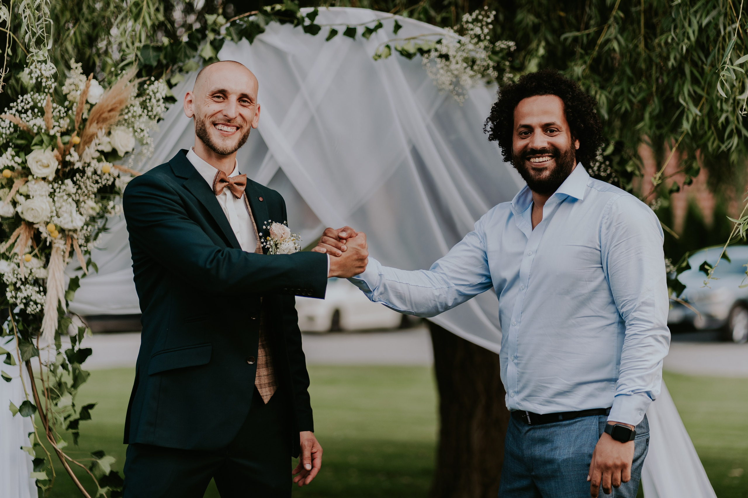 Dwór Wierzbno: plenerowy ślub pod wierzbą. Karkowskafoto - fotografia miłości