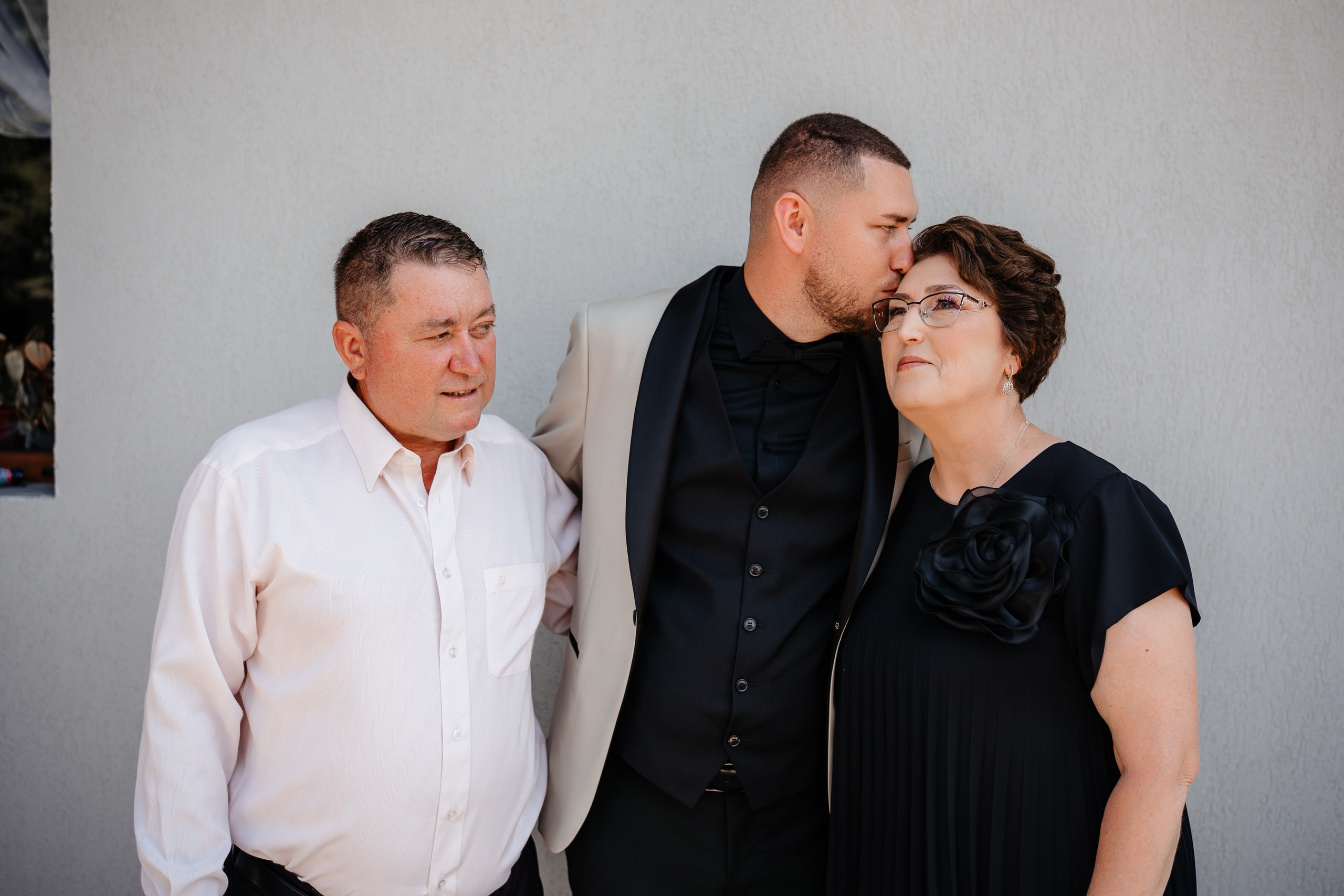 Catalina & Remus. Raw Studio. Fotograful tau de nunta!