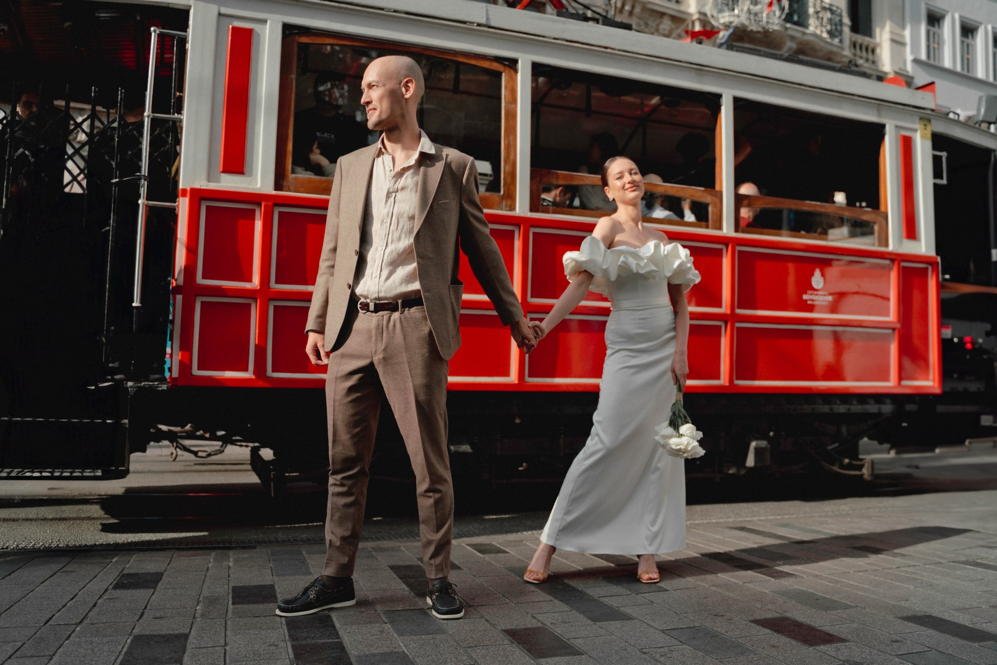 Фотосессия после росписи в Стамбуле. Фотограф в Дананге, Вьетнам. Эстетика и лайфстайл