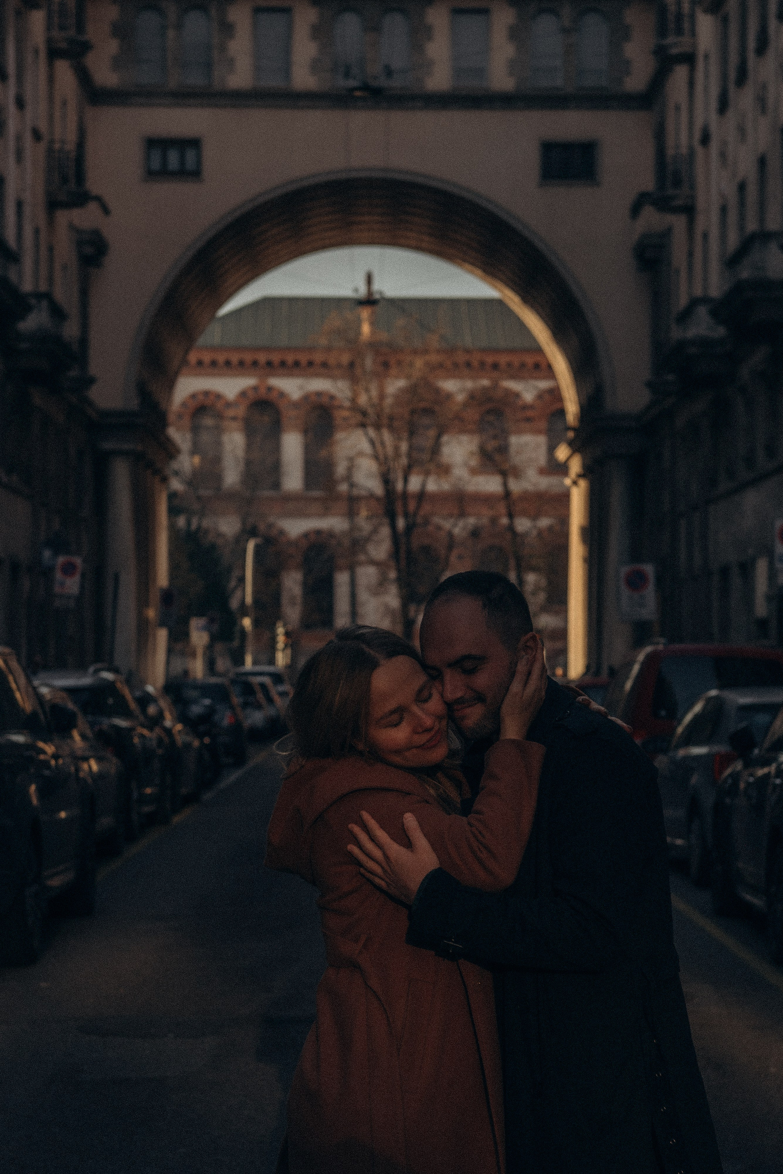 Authentic love story photography in Milan, perfect for traveling couples. Best photographer in Milan