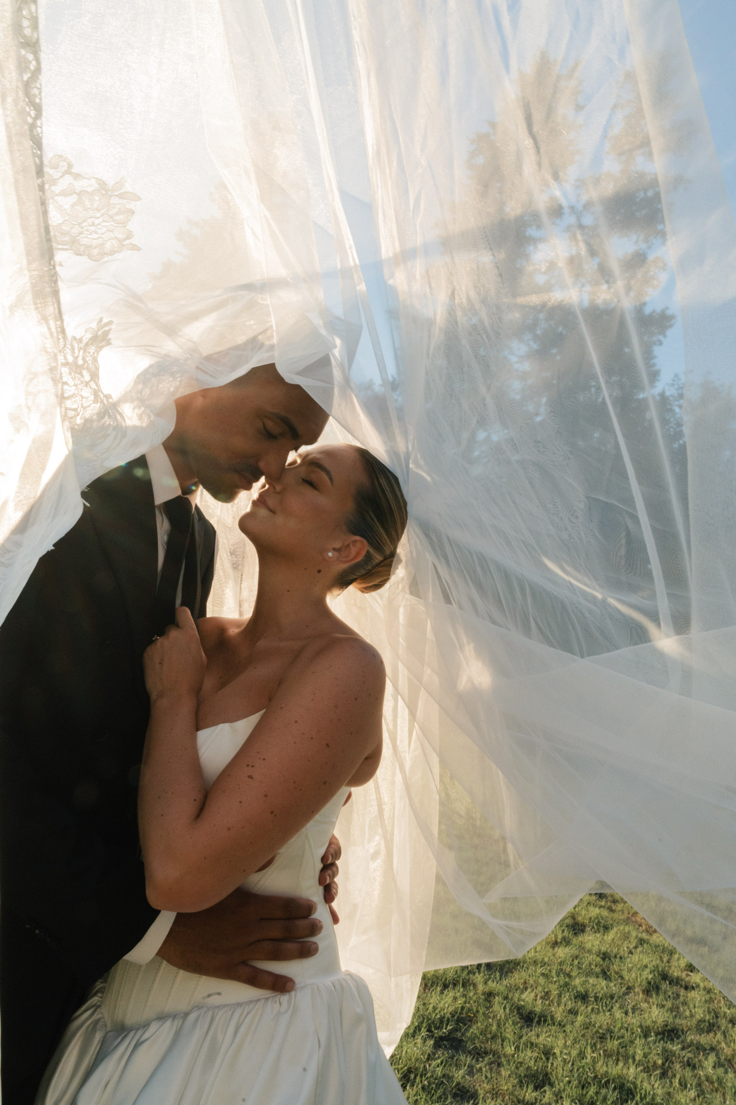 Lucy Hubert — Photographe de mariage à Paris et en France