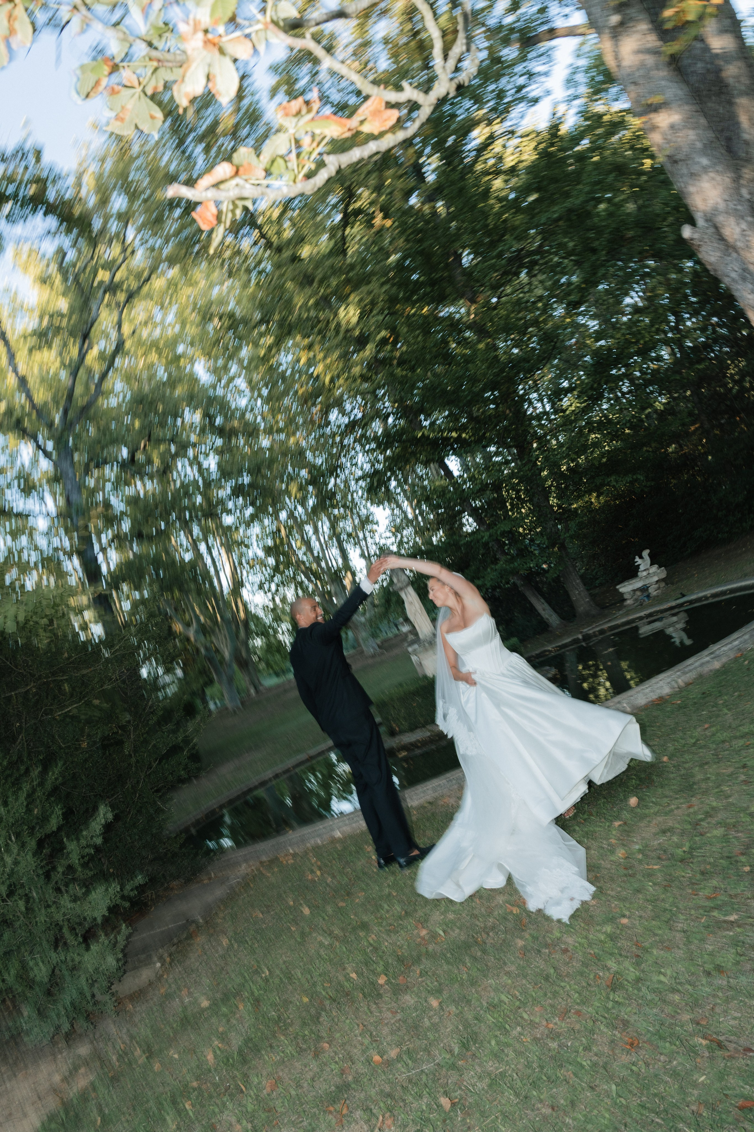 Lucy Hubert — Photographe de mariage à Paris et en France