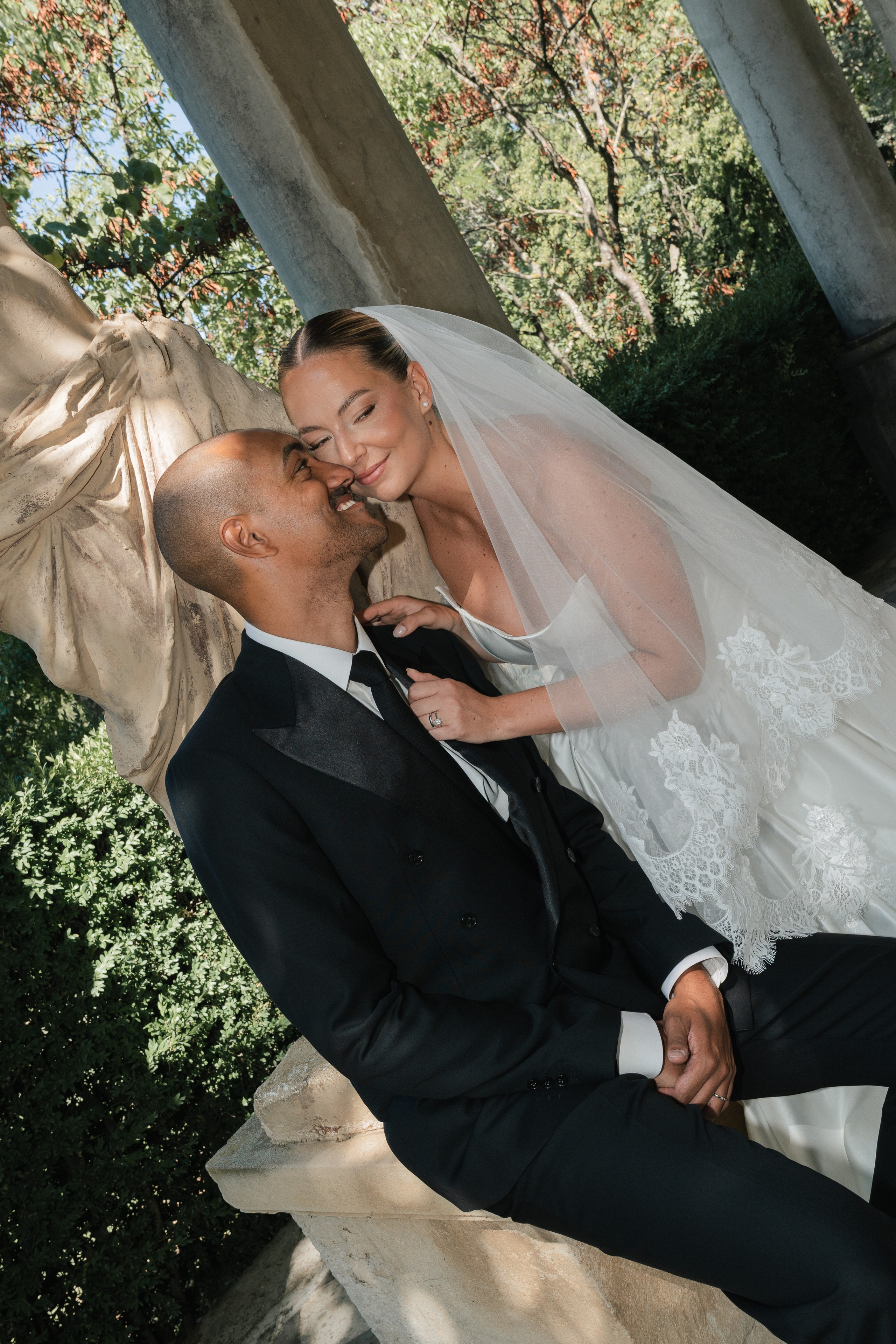 Lucy Hubert — Photographe de mariage à Paris et en France