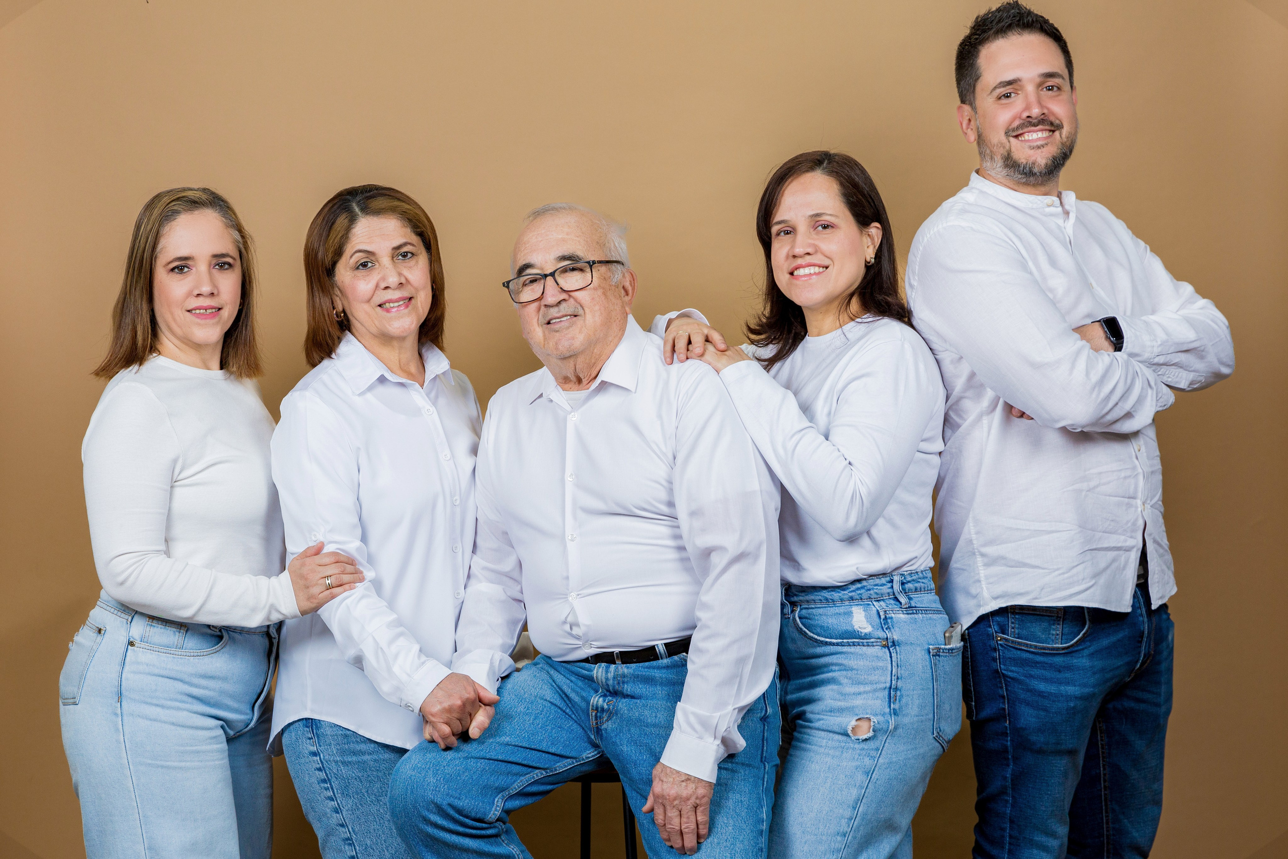 📸 ¡50% de Descuento en Sesiones de Pareja, Familia y Mascota durante la Feria Torrestock 2025!. Rainbox Estudio de Fotografía