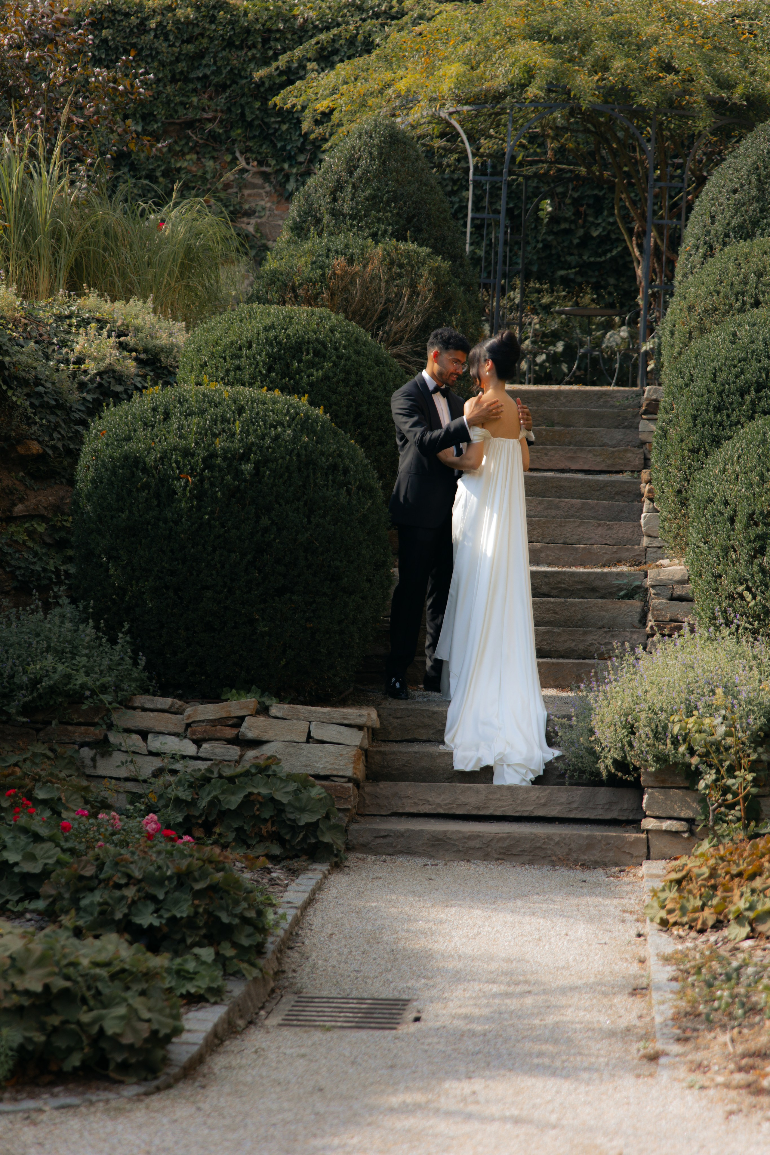 Elegant Castle Wedding in Austria | Alwin & Ruth’s Fairytale Celebration. Wedding photographer and videographer based in Timisoara, Romania