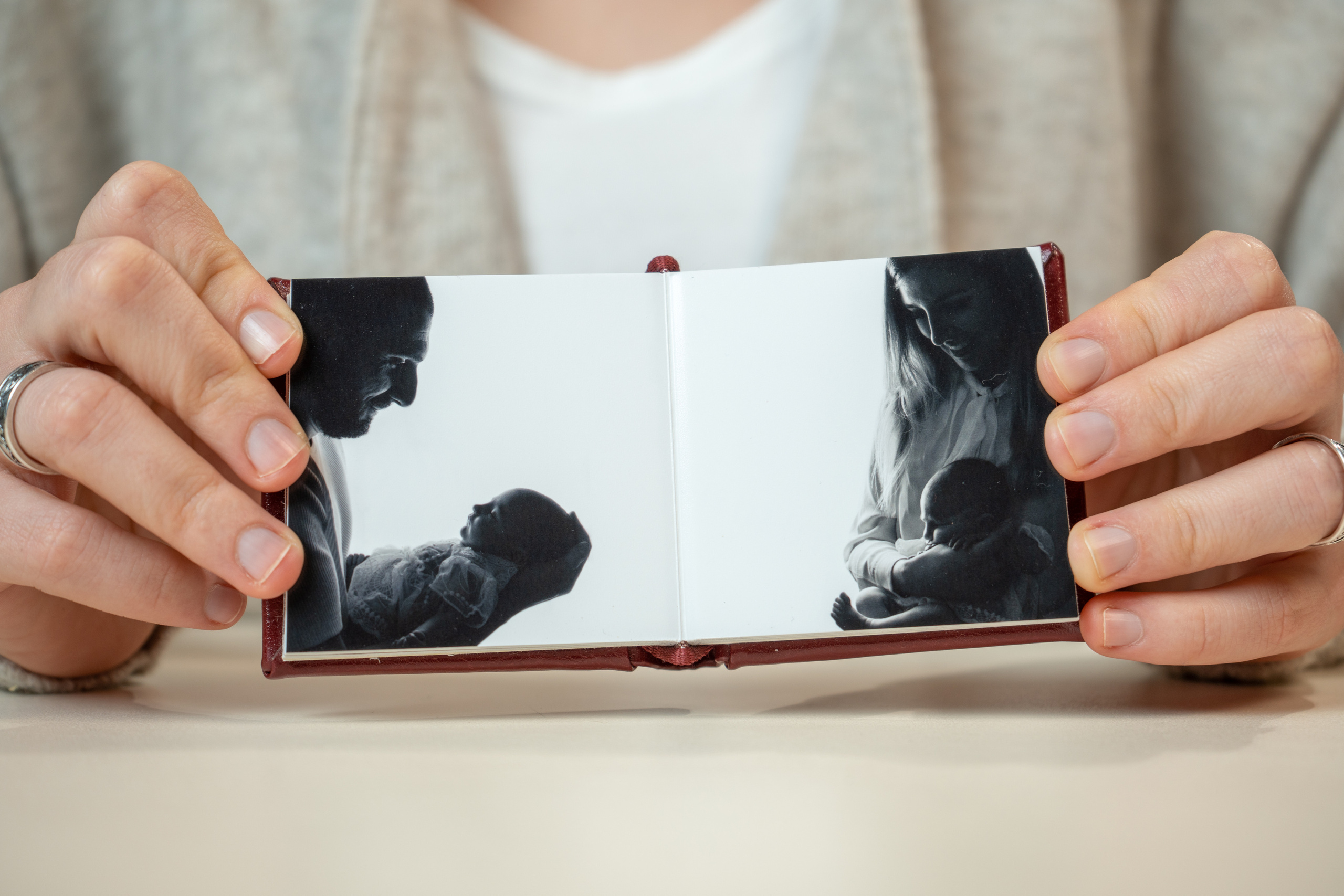 Fotolibri. Fotografa di neonati di attesa di famiglia Gero Kateryna