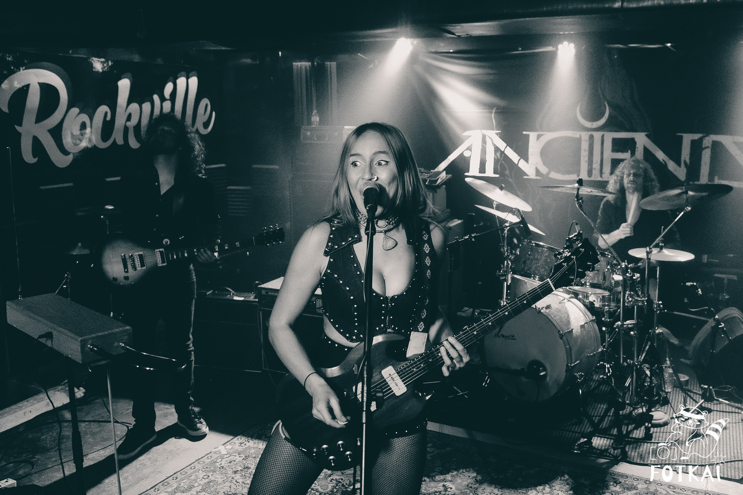Wucan и «heavy flute rock» в Sala Rockville, Мадрид: фото с концерта немецкой группы, 2026 | FOTKAI