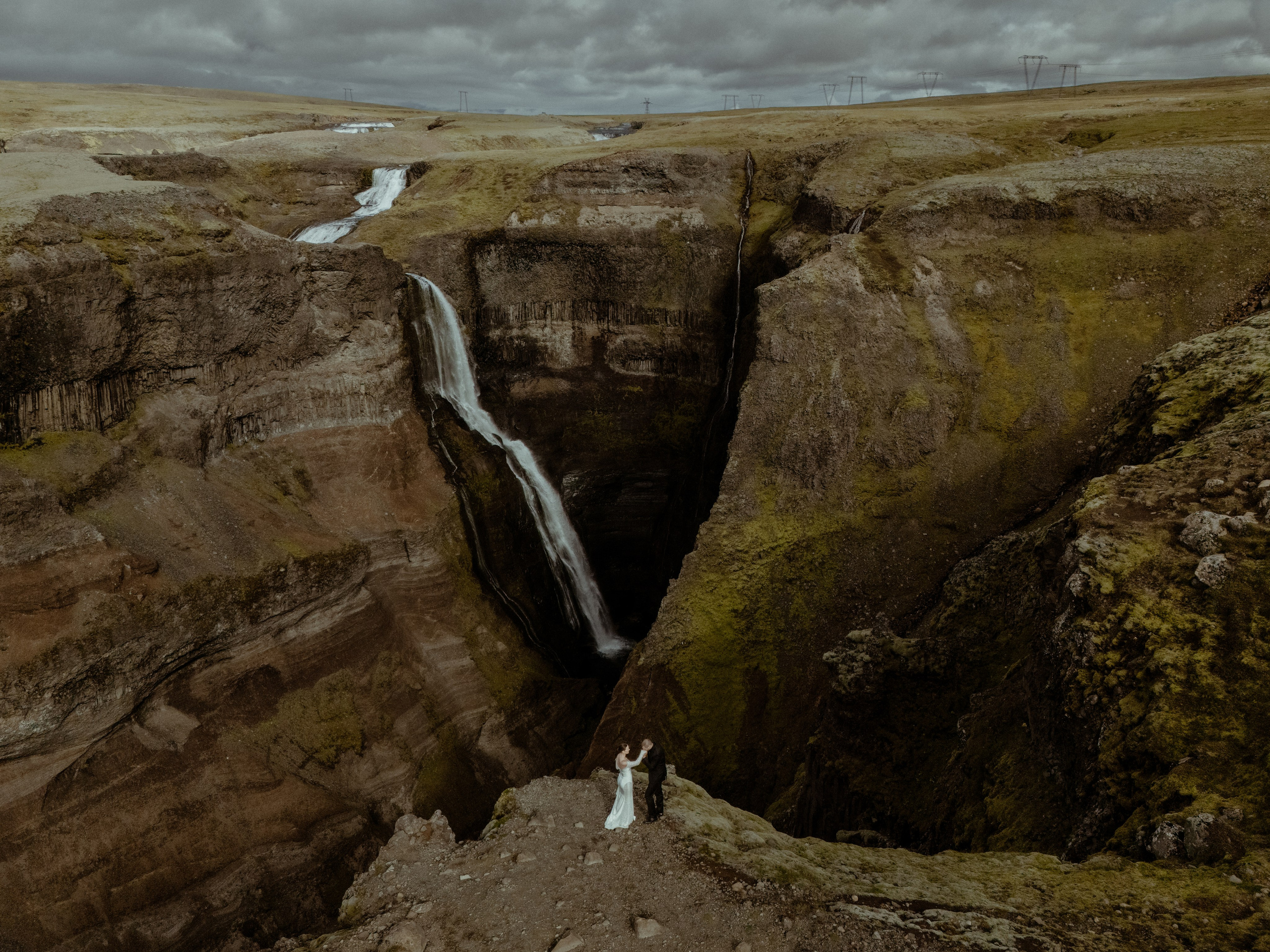 drone photo of elopement in Iceland