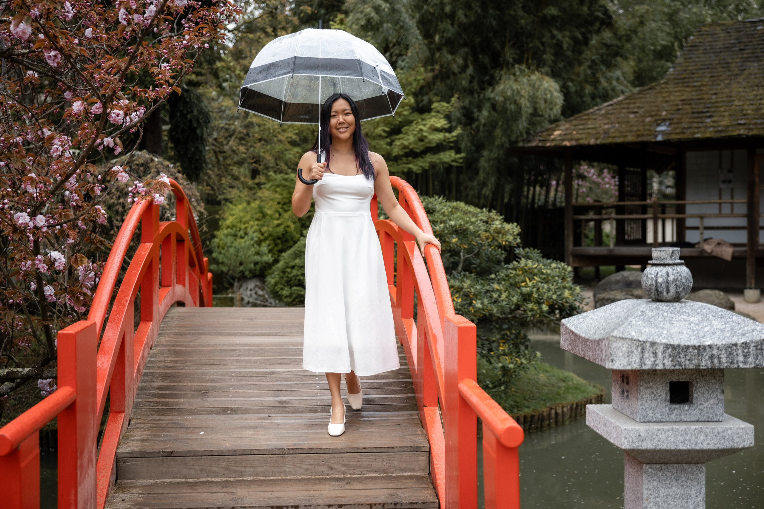 Photoshoot in the blooming Japanese Garden of Toulouse. Eugénie Smirnova — your photographer in Toulouse and southwest France